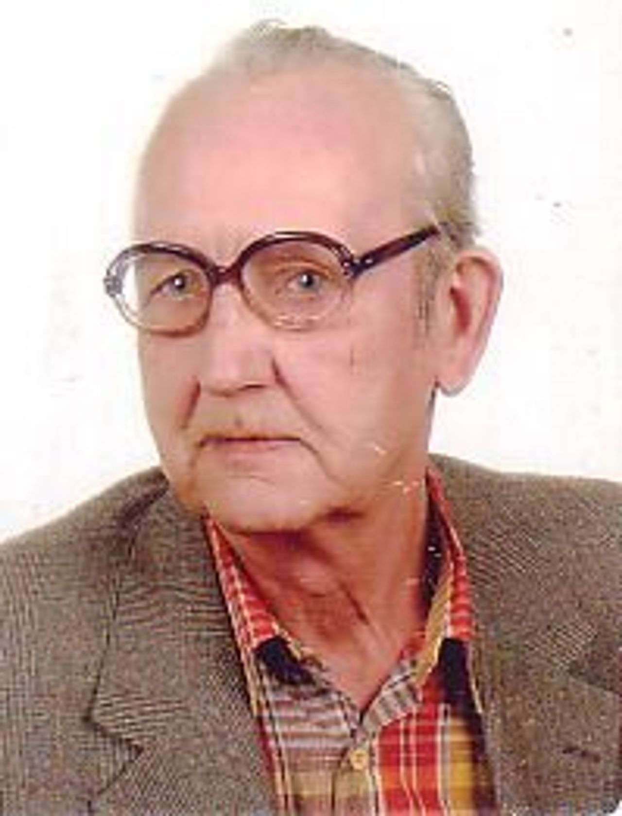 <p>Przemijanie ma sens. Ma sens. Ma sens Z sercem pełnym bólu i smutku zawiadamiamy, że dnia 6 czerwca 2010r. przestało bić serce mojego kochanego Męża, naszego kochanego Taty, Teścia, Dziadka śp. KAZIMIERZA MIKOŁAJSKIEGO Lat 73 Pożegnamy Go we środę 9 czerwca 2010r. o godz. 13.45 na cmentarzu komunalnym przy ul. Wiślanej w Bydgoszczy W smutku pogrążona Rodzina</p>