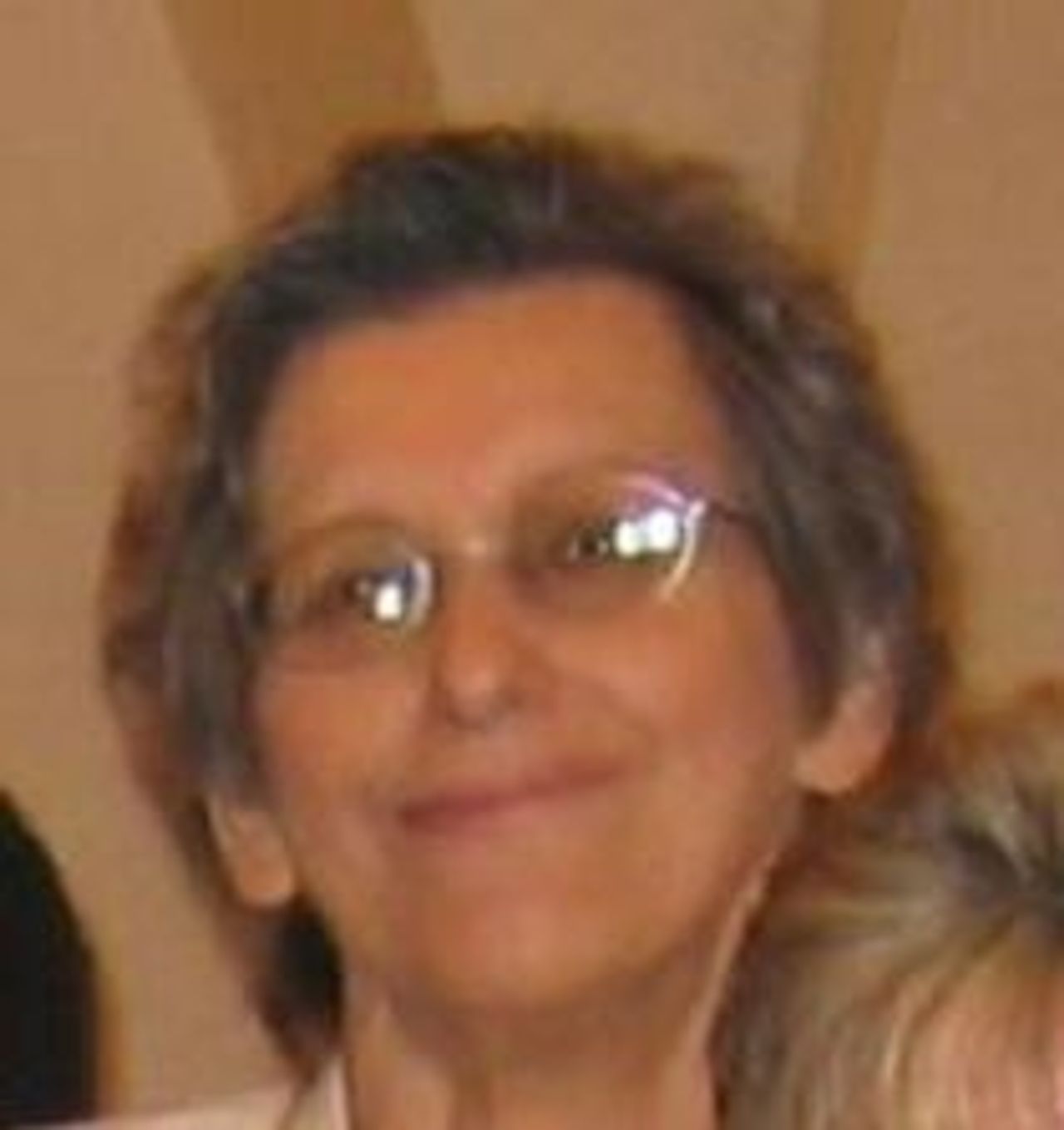 <p>Z głębokim żalem zawiadamiamy, że 4 czerwca 2009 roku odeszła od nas najdroższa ŻONA i CÓRKA, ukochana MAMUŚKA, BABCIA, SIOSTRA, SZWAGIERKA i CIOCIA</p>
<h4>śp. MIROSŁAWA ŁYCHMUS z domu Walicka</h4>
<p>Pogrzeb odbędzie się we wtorek, 9 czerwca 2009 roku o godz. 12.10 na starym cmentarzu komunalnym przy ul. Wrocławskiej w Zielonej Górze. Pogrążona w bólu rodzina Prosimy o nieskładanie kondolencji.</p>