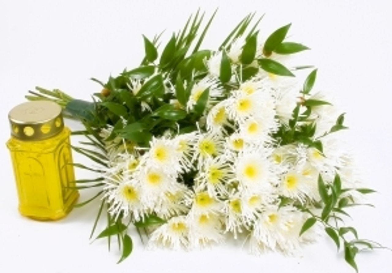 <p>Z głębokim żalem zawiadamiamy,<br />że dnia 5 października 2013 roku odszedł</p>
<h4>ŚP.<br />Dr n. med.<br />Piotr Marszał</h4>
<p>Najukochańszy Mąż i Tata<br />Lekarz oddany ludziom,</p>
<p>wieloletni Ordynator Oddziałów Ginekologiczno-Położniczych:<br />Szpitala Kolejowego, Szpitala im. Żeromskiego<br />oraz Szpitala im. Rydygiera w Krakowie<br />Był Człowiekiem wielkiego serca, mądrym, szlachetnym Przyjacielem</p>
<p>i takim na zawsze pozostanie w naszej pamięci.</p>
<p>Msza św. żałobna przy Zmarłym odprawiona zostanie w piątek, dnia 11 października 2013 r.,<br />o godz. 12.20 w kaplicy na cmentarzu Rakowickim,<br />po czym nastąpi odprowadzenie Zmarłego na miejsce spoczynku.</p>
<p>Pogrążeni w żałobie<br />Żona, Syn i Córka</p>
<p>Prosimy o nieskładanie kondolencji</p>