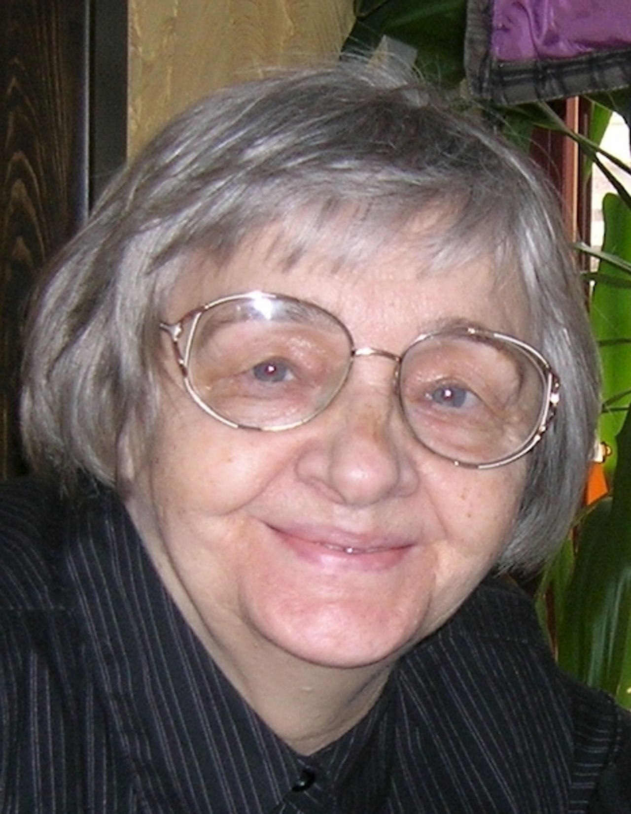 <p>'' Gdy człowiek umiera Nie pozostaje na tej ziemi nic Oprócz dobra, które uczynił innym '' Z ogromnym bólem zawiadamiamy, że 13 czerwca 2009 roku odeszła od nas w wieku 70 lat, nasza najdroższa MAMUSIA, BABCIA i SIOSTRA śp. HALINA BOLIŃSKA - KWIATKOWSKA z domu Sulżycka Pogrzeb odbędzie się w środę 17 czerwca 2009 roku o godz. 13.30 na cmentarzu komunalnym (starym) przy ul. Wrocławskiej w Zielonej Górze. Pogrążona w smutku Rodzina Msza św. w intencji Zmarłej zostanie odprawiona w dniu pogrzebu o godz. 8.30 w kościele pw. Najświętszego Zbawiciela</p>