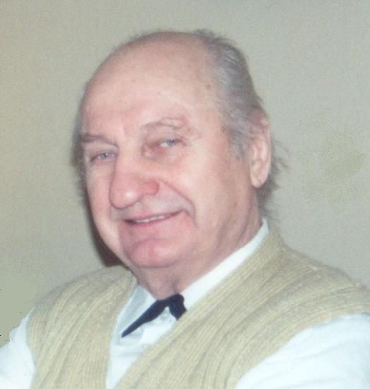 <p>Z głębokim żalem zawiadamiamy, że zmarł<br />Prof. dr hab. Jan Wojewnik<br />Rektor Wyższej Szkoły Ekonomicznej w latach 1965-1970,<br />Prorektor ds. nauki Uniwersytetu Gdańskiego w latach 1970-1972,<br />Dyrektor Instytutu Ekonomiki Produkcji<br />Wydziału Zarządzania w latach 1970 - 1992.<br />Znakomity nauczyciel akademicki, oddany studentom i sprawom Uniwersytetu<br />Cześć Jego pamięci<br />składa<br />rektor, Senat i społeczność akademicka Uniwersytetu Gdańskiego</p>