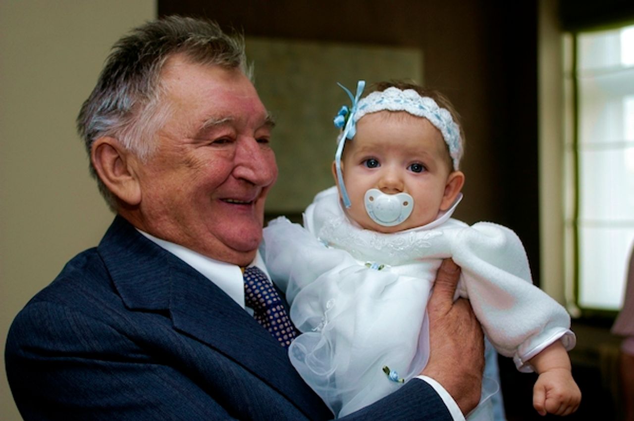 <p>Z głębokim żalem zawiadamiamy, że w dniu 15 stycznia 2013 r. zmarł nagle w wieku 76 lat nasz Najukochańszy Tata i Dziadziuś<br />Ś+P<br />mgr inż. Andrzej Klatkowski<br />Uroczystość pogrzebowa odbędzie się w dniu 18 stycznia br. (piątek) o godz. 13.30 na cmentarzu rzymskokatolickim pw. św. Józefa w Łodzi przy ul. Ogrodowej 39.<br />Pogrążona w bólu<br />Rodzina</p>