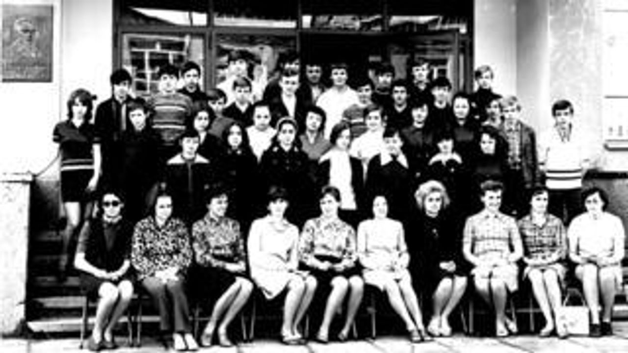<p>W głębokim smutku zawiadamiamy, że 9 stycznia 2012 r. zmarł nagle w wieku 54 lat nasz kochany Syn, Mąż, Ojciec i Brat</p>
<p>Józef Stypułkowski</p>
<p>Absolwent Politechniki Gdańskiej, Wydz. Budownictwa Lądowego Specj. Drogi Żelazne zamieszkały w Niemczech</p>
<p>Spoczywa na cmentarzu katolickim w Hennef. Pogrzeb odbył się 13 stycznia br. w obecności najbliższej rodziny, bliskich sąsiadów i przyjaciół oraz współpracowników z Kolei Niemieckiej.<br />Polska msza św. za spokój Jego duszy zostanie odprawiona w niedzielę 22 stycznia br. o godz. 11.00 w Gdańsku-Nowym Porcie w kościele pw. św. Jadwigi przy ul. ks. Góreckiego 18.</p>
<p>Pogrążeni w wielkim żalu mama, żona, córka, brat i teściowie Głembin</p>