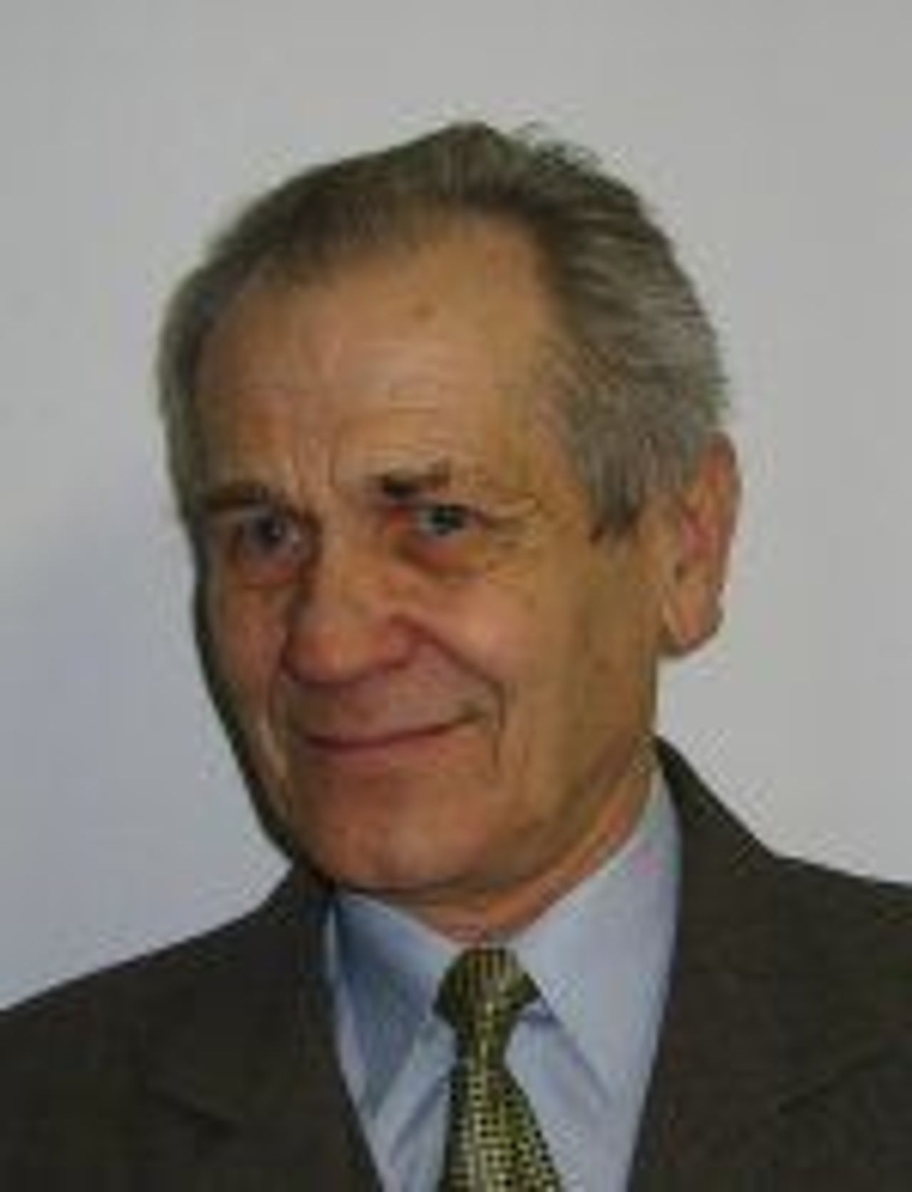 <p>W dniu 4 maja 2009 r. zmarł TADEUSZ HUŚ, wieloletni Radny Rady Miejskiej we Włoszczowie. RODZINIE i BLISKIM najszczersze wyrazy współczucia składają: Burmistrz Bartłomiej Dorywalski i Pracownicy Urzędu Gminy oraz Przewodniczący Rady Stanisław Nowak i Radni Rady Miejskiej we Włoszczowie. Uroczystości żałobne rozpoczną się w czwartek 7 maja 2009 r. o godz. 14.30 w Kościele Parafialnym pod Wezwaniem NMP we Włoszczowie</p>