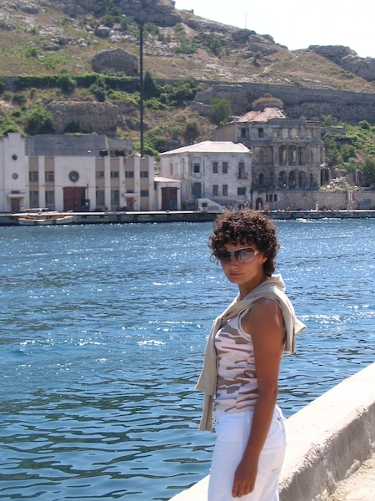 <p>ŚP<br />SYLWIA ZGIERSKA<br />z d. Bazylów<br />Kochana Żona, Córka i Siostra,<br />Policjantka Komisariatu I Policji w Krakowie oraz WPA KWP w Krakowie,<br />przeżywszy lat 38, po długiej i ciężkiej chorobie,<br />opatrzona św. Sakramentami, zmarła dnia 5 maja 2012 r.<br />Nabożeństwo Żałobne przy Zmarłej odprawione zostanie<br />w piątek, dnia 11 maja 2012 r. o godz. 13.00 w nowej kaplicy<br />na cmentarzu w Batowicach w Krakowie, po czym nastąpi odprowadzenie<br />Zmarłej do grobu rodzinnego, o czym zawiadamiają pogrążeni<br />w głębokim smutku<br />Mąż, Siostra oraz Rodzice</p>