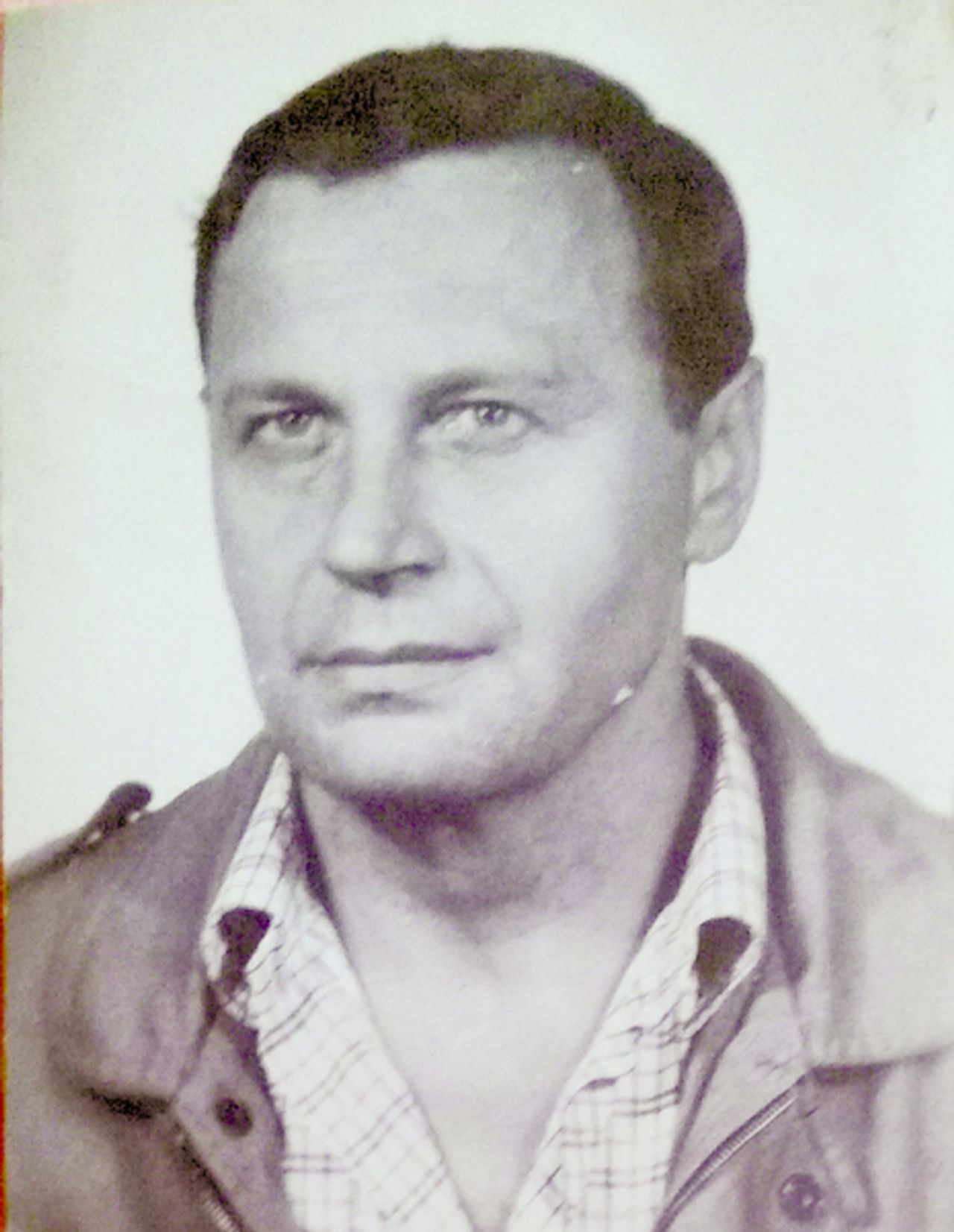 <p>Z głębokim żalem zawiadamiamy, że 27 maja 2016 roku zmarł w wieku 69 lat</p><p>Tadeusz Buranowski</p><p>działacz NSZZ Solidarność z lat 1980-81, członek podziemnych struktur związku, represjonowany w stanie wojennym.</p><p>Msza święta żałobna zostanie odprawiona w środę, 1 czerwca, o godz. 12.00 w kościele pw. św. Mateusza Apostoła w Czeladzi.</p><p>Wyrazy głębokiego współczucia</p><p>Rodzinie i Bliskim<br />przekazuje</p><p>Zarząd Regionu<br />Śląsko-Dąbrowskiego<br />NSZZ Solidarność</p>