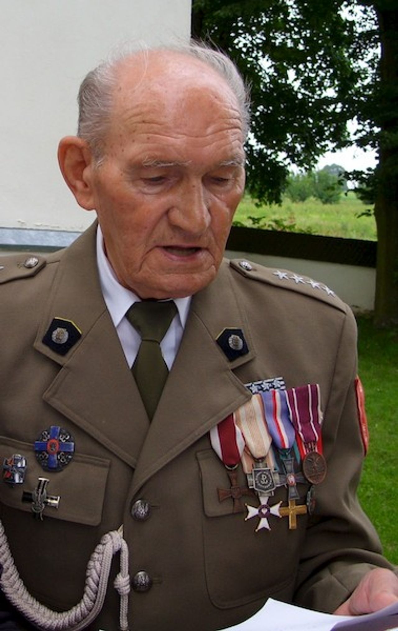 <p>Z głębokim żalem zawiadamiamy, że 31 maja 2011 r. zmarł przeżywszy 83 lata żołnierz Armii Krajowej oddz. "Wybranieccy" śp. kpt. Zygmunt Pietrzak ps. "Bekas" Uroczystość żałobna odbędzie się 6 czerwca (poniedziałek) o godz. 13.00 w kościele Garnizonowym w Kielcach, po czym kondukt żałobny uda się na Cmentarz Stary. O czym zawiadamiaja Kombatanci Koła 4ppLeg.AK.</p>