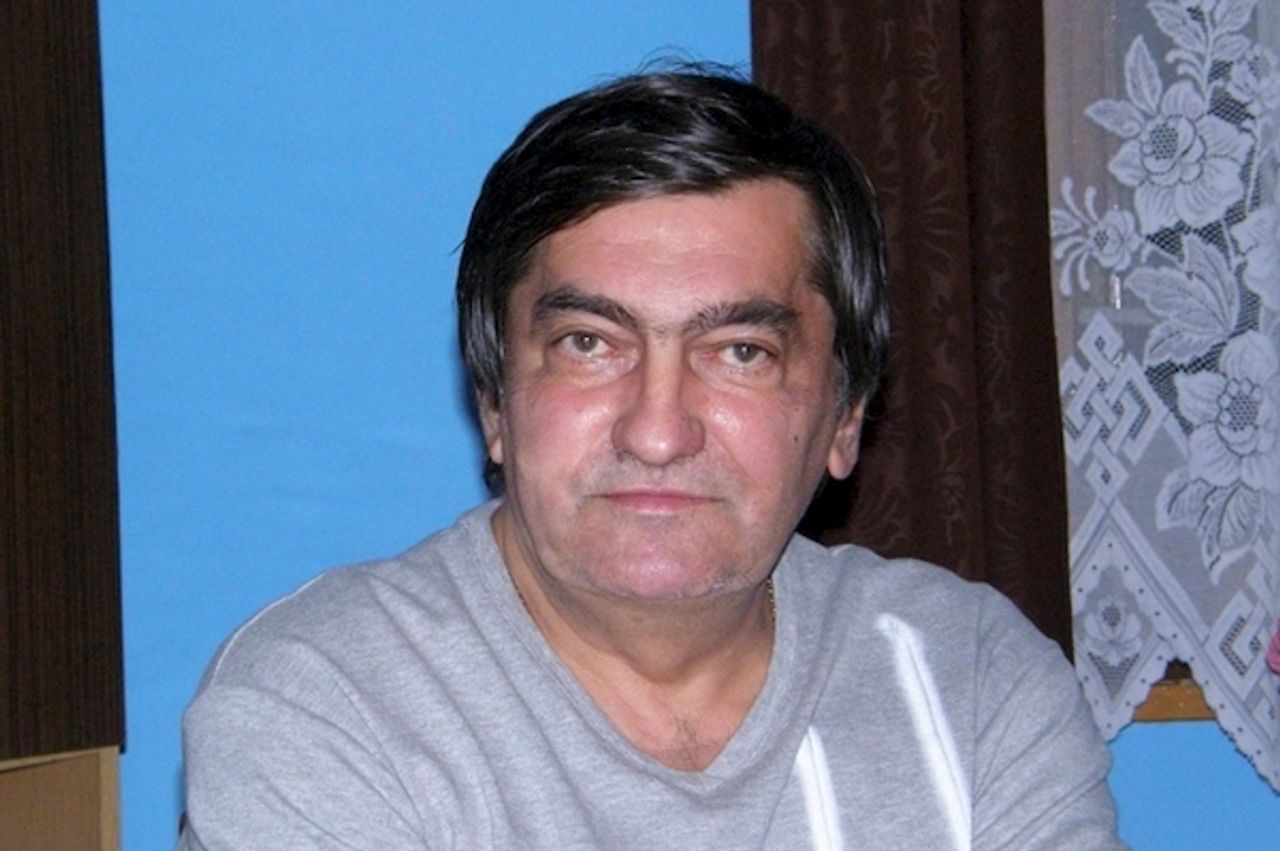 <p>Z głębokim żalem zawiadamiamy, że w dniu 7 grudnia 2013 roku<br />w wieku 63 lat zmarł</p>
<p>ś+p<br />Jacek Lerch</p>
<p>lekarz ortopeda<br />wieloletni pracownik III Szpitala Miejskiego<br />im. dr. Karola Jonschera w Łodzi, Pogotowia Ratunkowego<br />oraz Przychodni Lecznicza.</p>
<p>Uroczystości pogrzebowe odbędą się 11 grudnia 2013 r. o godz. 14.00<br />na cmentarzu katolickim Zarzew w Łodzi przy ul. Lodowej 78.</p>
<p>Pogrążona w bólu<br />Matka z Najbliższą Rodziną</p>