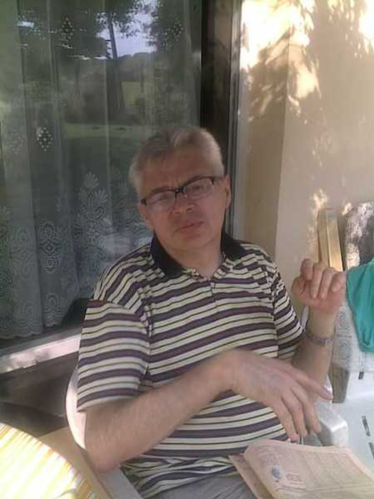 <p>"Żal, że się za mało kochało, myślało o sobie, że się nie zdążyło, że jest już za późno" Z rozdartym sercem zawiadamiamy, że w dniu 6 listopada odszedł od nas śp. Jarosław SZCZERBANIEWICZ Ceremonia pogrzebowa rozpocznie się w dniu 10 listopada 2011 o godz. 11.30 w kaplicy cmentarnej w Opolu Półwsi Pogrążona w smutku Rodzina</p>
