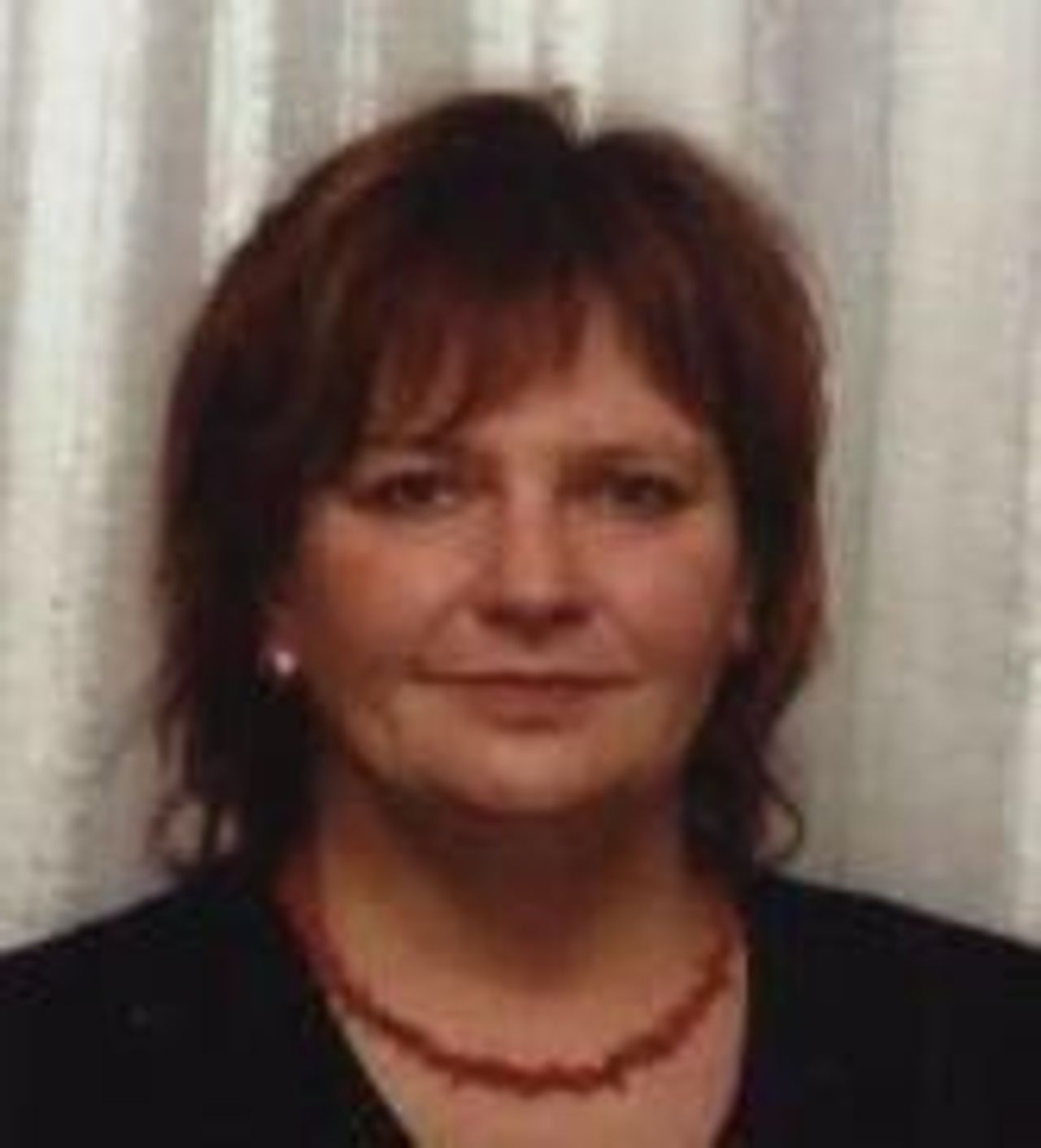 <p>Pragnieniem mojej Przyjaciółki Elżbiety Linowskiej było, aby świat był dobry. Mam cichą nadzieję, że dobro, które rozsiewała, pozostanie w sercach wielu ludzi łączących się z Rodziną Eli w niewymownym żalu RENI</p>