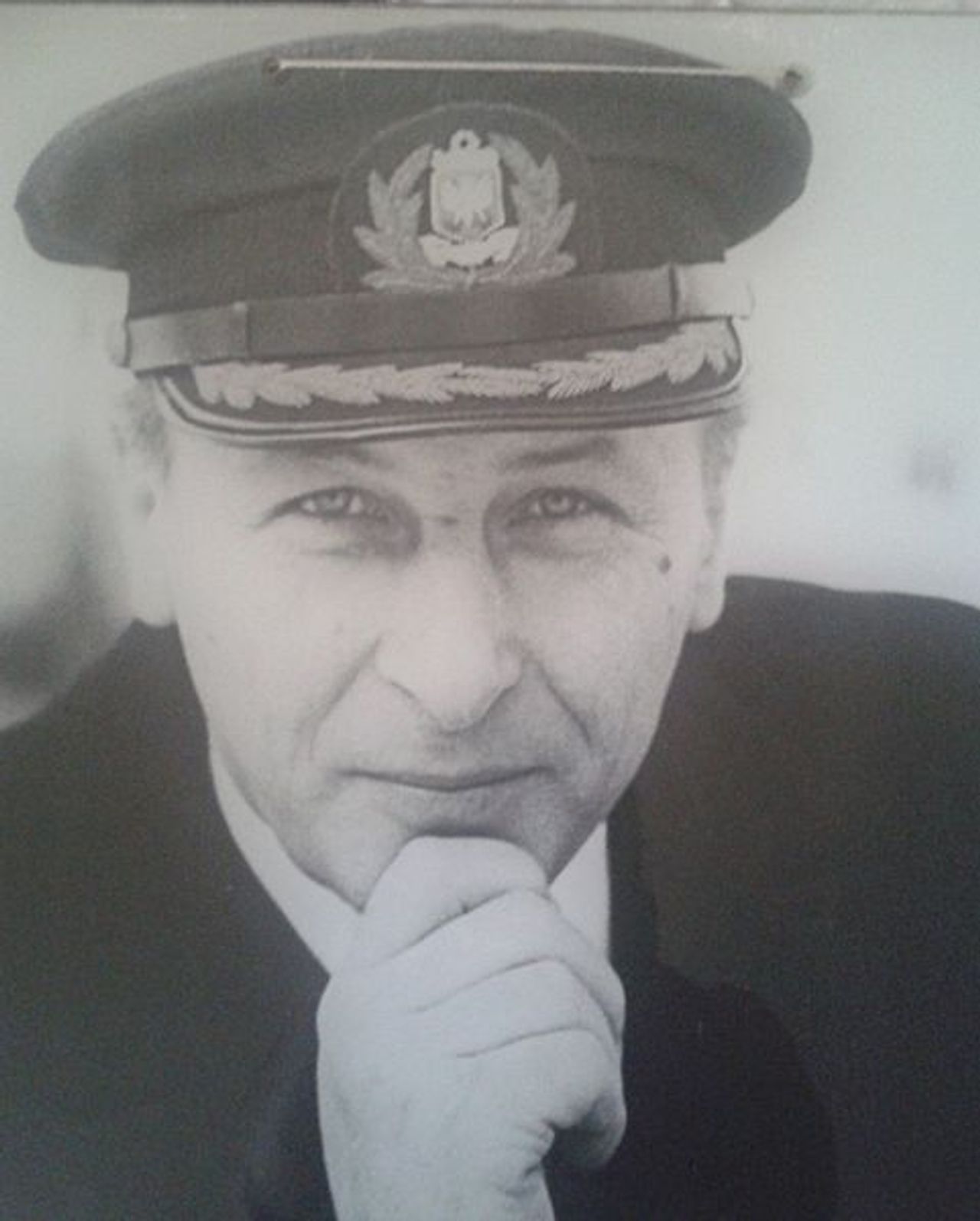 <p>Z głębokim żalem żegnamy</p>
<p>Mirona Babiaka</p>
<p>wieloletniego kapitana statku badawczego Morskiego Instytutu Rybackiego<br />r/v Profesor Siedlecki, doświadczonego rybaka i wspaniałego Kolegę.</p>
<p>Pogrzeb odbędzie się w sobotę 28 września br. o godz. 13.00<br />na cmentarzu Witomińskim.</p>
<p>Dyrekcja i Pracownicy<br />Morskiego Instytutu Rybackiego – Państwowego Instytutu Badawczego</p>