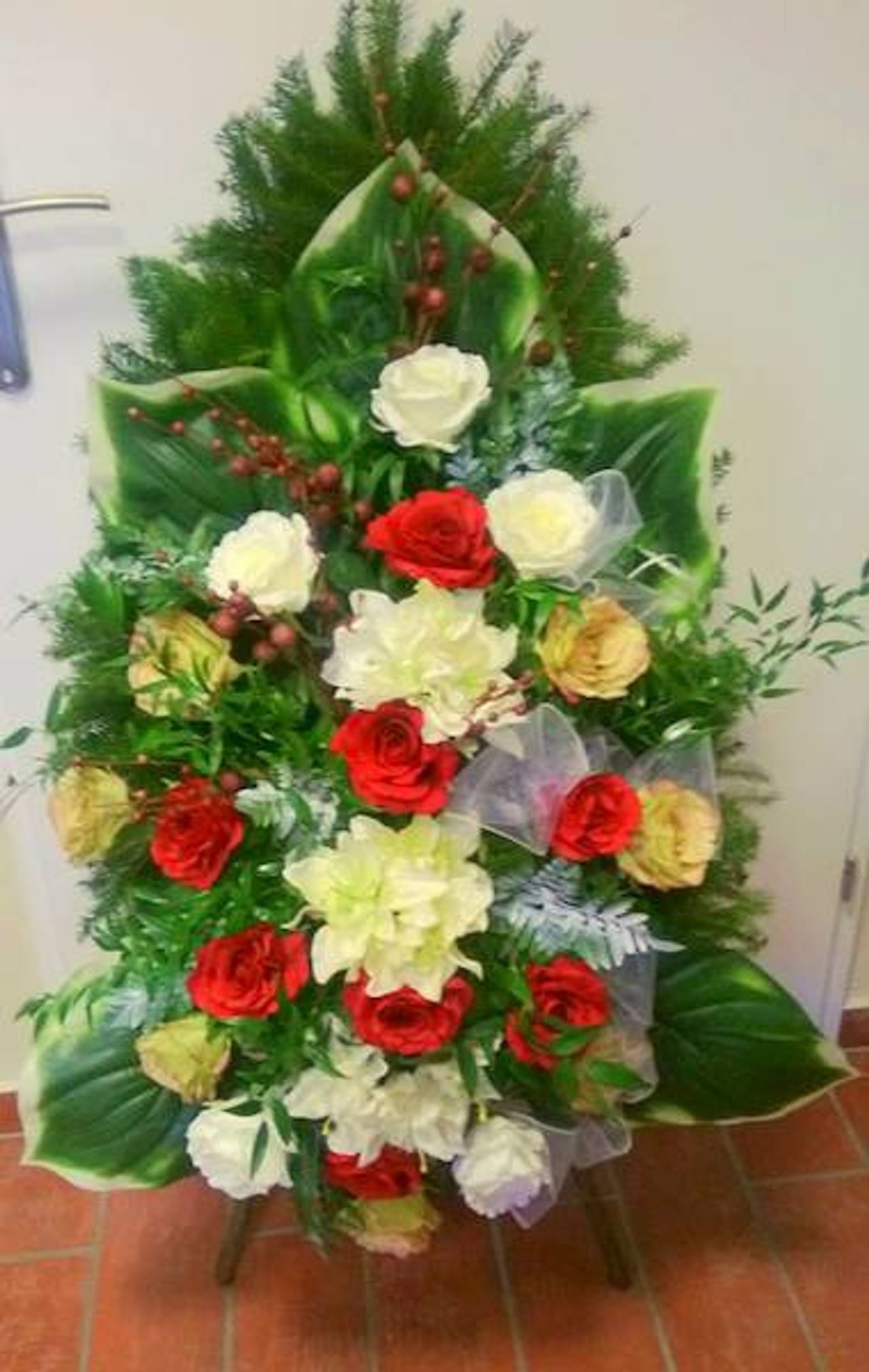 <p>Pogrążeni w smutku zawiadamiamy, że 6 czerwca 2014 r. odeszła od nas, przeżywszy 89 lat, nasza Mama, Babcia i Prababcia śp. Leokadia Kuczyńska Pogrzeb odbędzie się w środę, 11 czerwca 2014 roku o godz. 11.50 na cmentarzu komunalnym (starym) przy ul. Wrocławskiej w Zielonej Górze. Msza św. w intencji Zmarłej zostanie odprawiona w dniu pogrzebu o godz. 8.30 w kościele pw. św. Zbawiciela. Rodzina</p>