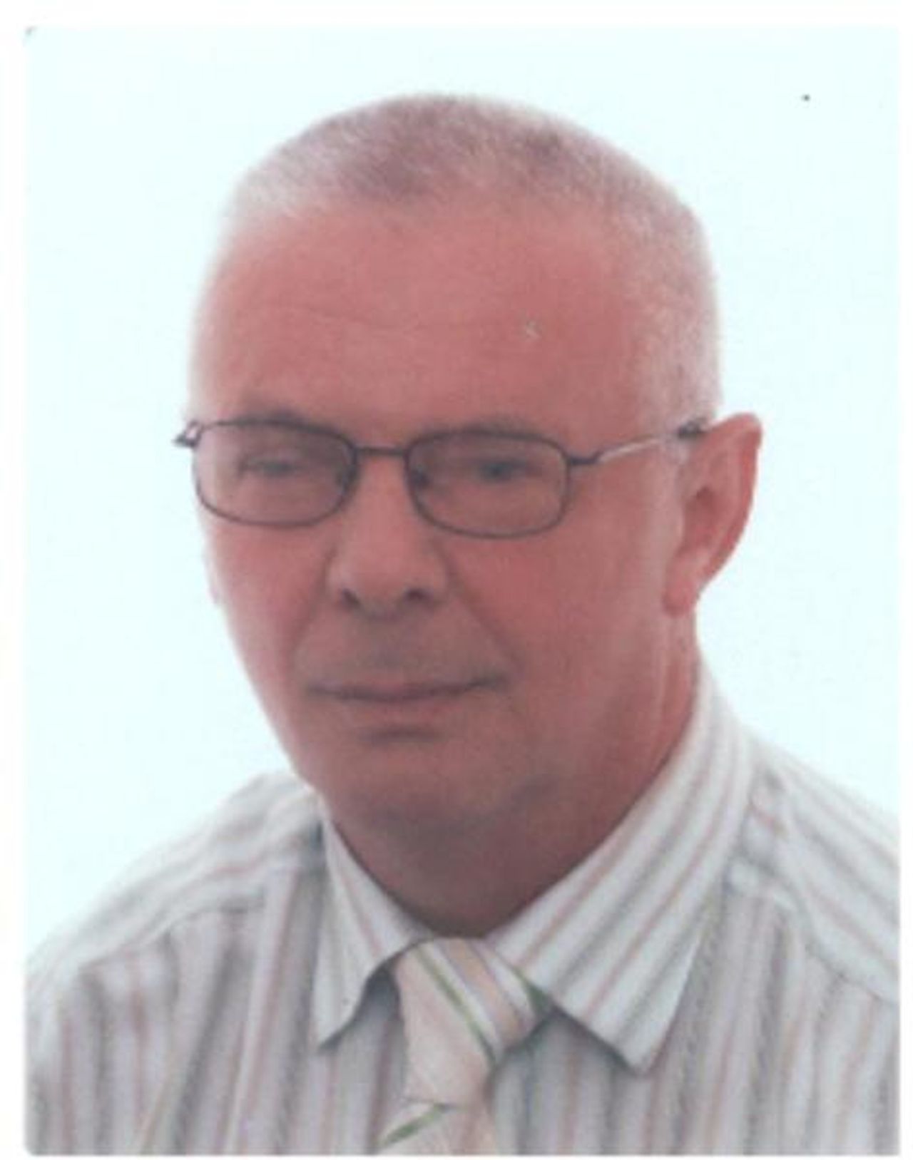 <p>Składamy szczere i serdeczne podziękowania<br />wszystkim osobom uczestniczącym w pogrzebie<br />naszego kochanego Męża, Taty i Dziadka<br />śp.<br />Henryka Stacha.</p>
<p>Dziękujemy za modlitwę, obecność a także wsparcie w tych trudnych<br />chwilach .</p>
<p>Rodzina.</p>