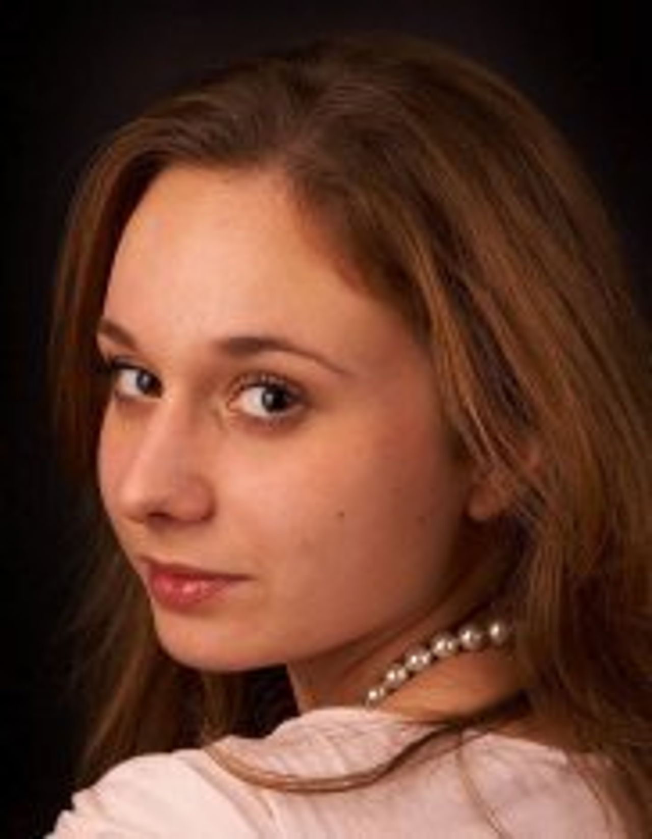 <p>?.P.<br />Weronika Pihut<br />Najdro?sza i Najukocha?sza<br />CÃ³rka, Siostra, Wnuczka<br />Absolwentka Liceum OjcÃ³wPijarÃ³w<br />w Krakowie<br />zmar?a nagle w wieku 19 lat.<br />Po?egnanie i Uroczysto?ci Pogrzebowe odb?d? si?<br />w pi?tek, dnia 12 sierpnia 2011 roku o godzinie 12.20<br />w starej kaplicy na Cmentarzu Batowickim.</p>
<p>"Odesz?a? nagle i bez po?egnania,<br />jak ta co nie chce swym odej?ciem smuci?.<br />Jak ta co wierzy w chwili rozstania,<br />?e ma niebawem z dobr? wie?ci? wrÃ³ci?."</p>
<p>Pogr??eni w bÃ³lu i ?a?obie<br />Rodzice, Brat<br />Dziadkowie i Rodzina</p>