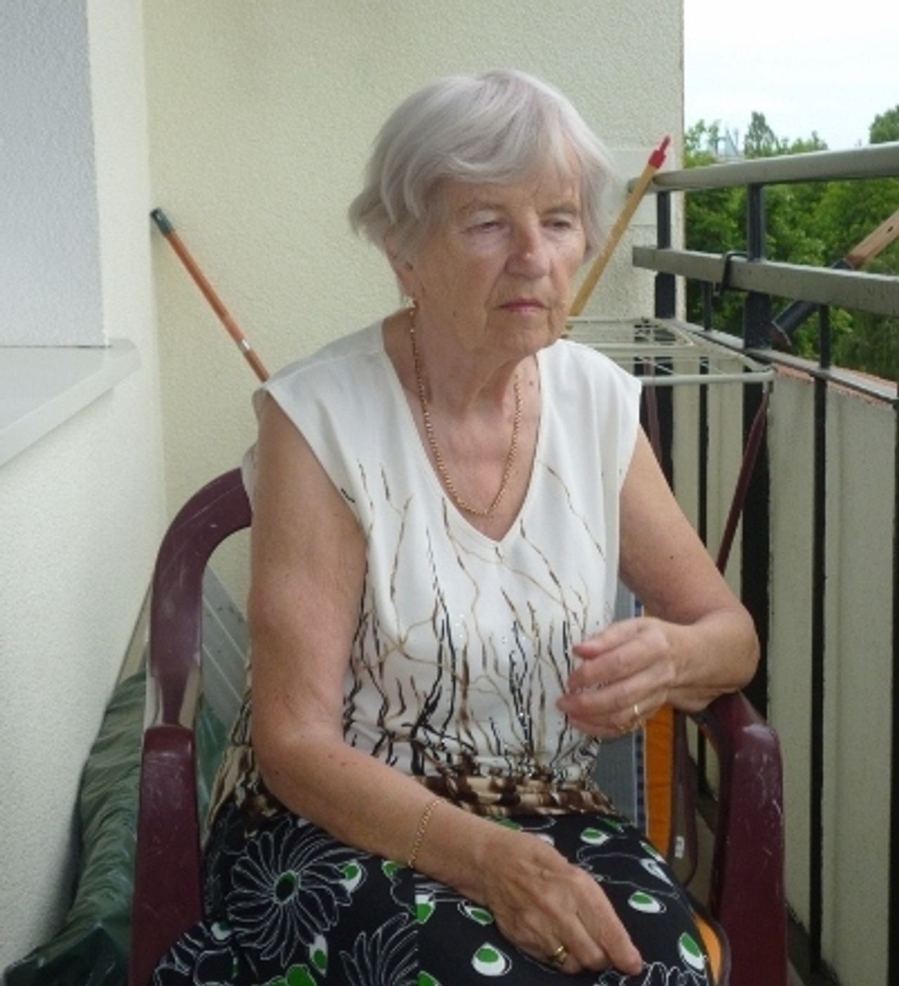 <p>Z głębokim żalem zawiadamiamy, że dnia 22 sierpnia 2012 r.<br />odeszła od nas nasza kochana Żona, Mama i Babcia<br />ś + p.<br />Halina Gomułka<br />Pogrzeb odbędzie się 29 sierpnia 2012 r. o godzinie 12.45<br />na cmentarzu Miłostowo od ul. Gnieźnieńskiej.<br />W smutku pogrążony<br />Mąż z Rodziną</p>