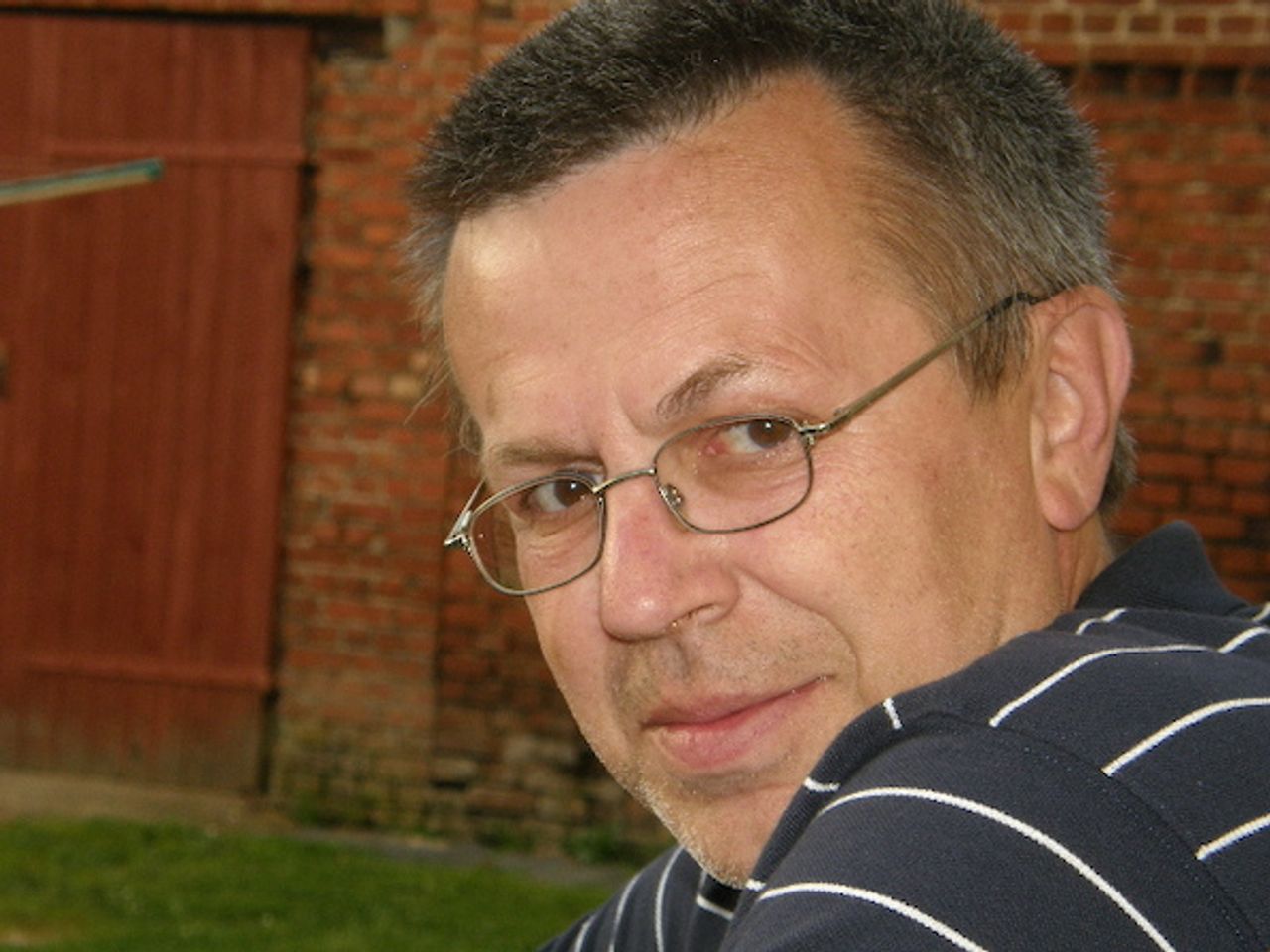 <p>Z głębokim żalem zawiadamiamy, że 25 lutego 2012 r. zmarł Kochany Mąż, Tatuś, Brat, Szwagier i Teść</p>
<h4><strong>śp. Włodzimierz "Kuba" Walczak</strong></h4>
<p>Ceremonia pogrzebowa rozpocznie się mszą świętą żałobną, odprawioną w piątek, 2 marca 2012 r. o godz. 14.00 w Kościele pw. Jana Chrzciciela w Łęknie.</p>
<p>Prosimy o nieskładanie kondolencji, a w miejsce kwiatów o ofiarowanie datków na hospicjum domowe. Dar serca można złożyć do puszki wystawionej w kościele.</p>
<p>Rodzina.</p>