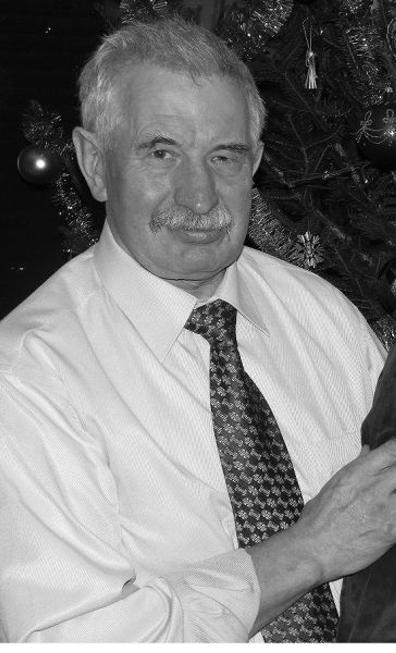 <p>Z głębokim żalem zawiadamiamy, że dnia 3 stycznia 2010 r. odszedł od nas nasz kochany Mąż, Ojciec i Dziadek<br />śp.<br />Jerzy Bartkowski<br />Msza św. żałobna zostanie odprawiona w dniu 6 stycznia 2010 r. o godz. 13.00 w kościele pw. św. Apostołów Szymona i Judy Tadeusza w Chwaszczynie.<br />Pogrzeb odbędzie się tego samego dnia po Mszy św. na cmentarzu parafialnym w Chwaszczynie.<br />Pogrążona w smutku rodzina</p>