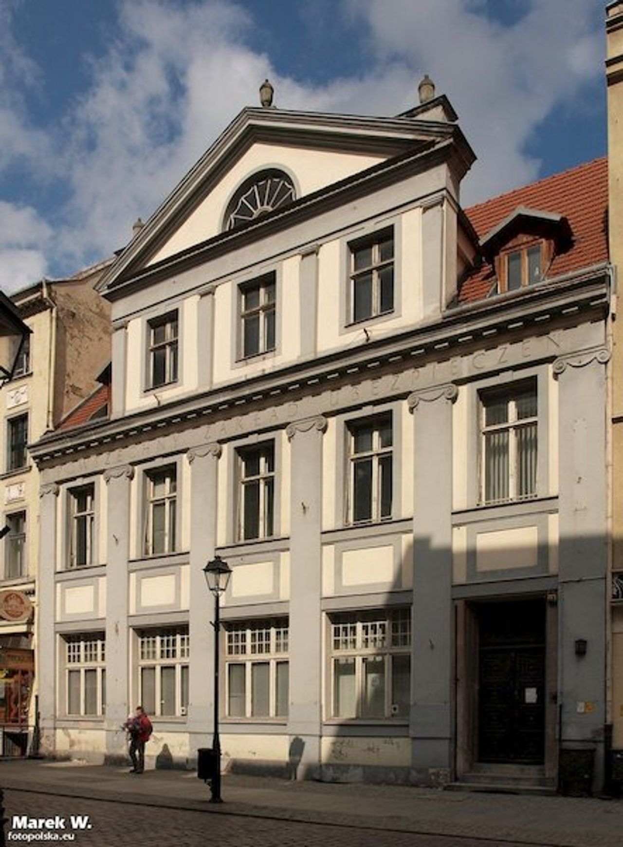 <p>Z głębokim żalem zawiadamiamy, że dnia 12 lutego 2015 r. po ciężkiej chorobie zmarła nasza ukochana Mamusia, Teściowa, Babcia, Siostra i Ciocia</p>
<p>śp.Jadwiga Polaszczyk</p>
<p>lat 73</p>
<p>Uroczystości pogrzebowe rozpoczną się 16.02.2015 r. o godz. 11:15 pożegnaniem w kaplicy Kościoła p.w. Św. Antoniego. Msza święta żałobna o godz. 12:00 Po Mszy św. pogrzeb odbędzie się na Centralnym Cmentarzu Komunalnym.</p>
<p>Pogrążeni w smutku Córka i Syn z rodzinami</p>
<p>Krzyż.</p>