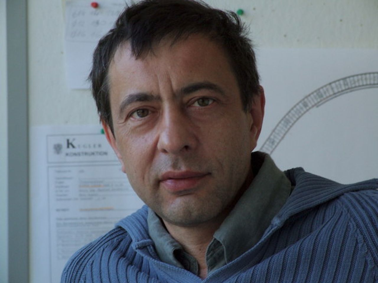 <p>Z głębokim żalem powiadamiamy, że 29 marca 2013 r. po ciężkiej chorobie odszedł od nas w Grazu (Austria), w wieku 56 lat</p>
<h4>Ś+P<br />mgr inż. Andrzej Pytel</h4>
<p>kochany Syn, Brat i Kuzyn<br />Pogrzeb odbędzie się 5 kwietnia br. (piątek) o godz. 8.30 w Grazu.</p>
<p>Pogrążeni w smutku i cierpieniu<br />Mama, Siostra i Najbliższa Rodzina</p>