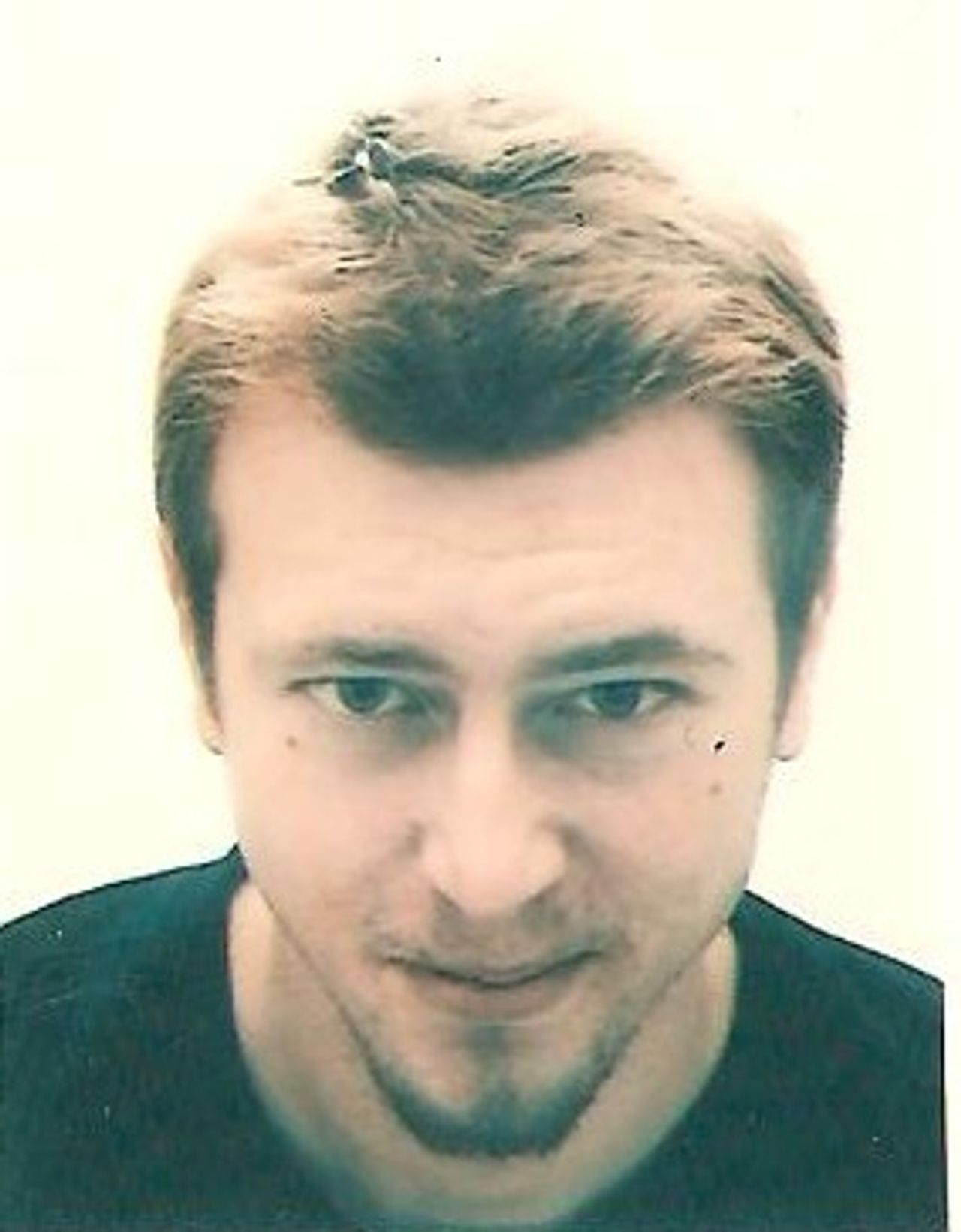 <p><em>„Co byście zrobili, gdybyście mogli żyć wiecznie”</em></p>
<p>Z głębokim żalem zawiadamiamy, że dnia 16 listopada 2011 roku<br />odszedł od nas po krótkich cierpieniach nasz kochany Syn i Brat</p>
<h4>ś + p<br />Marcin Wrębel<br />żył lat 27</h4>
<p>Msza św. i pogrzeb odbędą się we wtorek, 22 listopada br.<br />o godzinie 12.00 w kaplicy na cmentarzu parafialnym w Dopiewie.<br />W smutku pogrążeni<br />Rodzice i Brat</p>