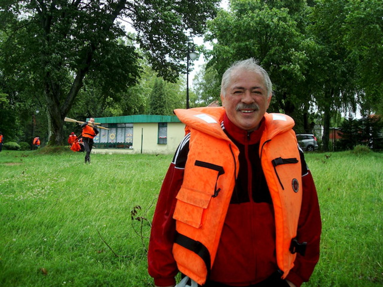 <p>„Ryszardzie rozsławiłeś Najjaśniejszą Rzeczpospolitą i małą ojczyznę Podkarpacie na matach świata”<br />Red. Mirosław Begger</p>
<p>W Ośrodku Przygotowań Olimpijskich w Spale odszedł 3 sierpnia 2011 r., po wielką nagrodę do Pana<br />śp.<br />Ryszard Świerad<br />Wisłoka 1908 Dębica<br />Mistrz świata z Katowic, mistrz Europy z Goeteborga, wicemistrz świata z Teheranu i Oslo, wicemistrz Europy z Prividzy w zapasach w stylu klasycznym. Trener kadry olimpijskiej z Atlanty 1996, kiedy to: A. Wroński, R. Wolny, W. Zawadzki wysłuchali Mazurka Dąbrowskiego, a Polonia Amerykańska i Kanadyjska płakała z radości.<br />Msza święta za spokój Jego duszy zostanie odprawiona przez ks. Krzysztofa Antonia 24 sierpnia 2011 r. o godz. 19.00 w kościele pw. WNMP we Władysławowie Cetniewie.<br />Andrzej Wroński, Ryszard Wolny, Włodzimierz Zawadzki, Józef Lipień, Czesław Korzeń, Mirosław Begger, Jacek Raulin, Dariusz Ostrowski, Wacław Soroka (USA), Zbigniew Budkiewicz, Artur Janiak, Andrzej Gawlik</p>