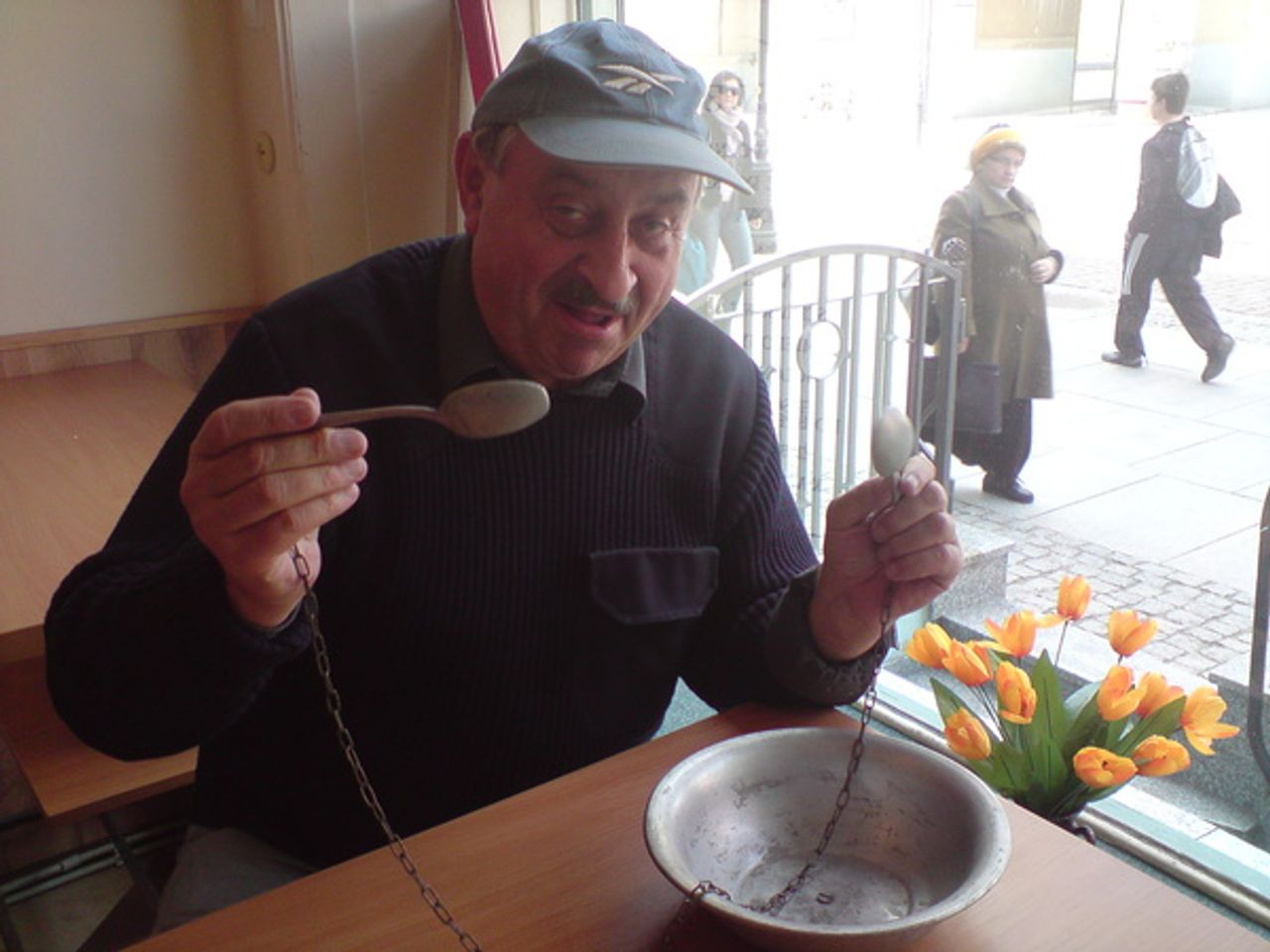 <p>Z bólem serca zawiadamiamy, że w dniu 15 października 2014r. odszedł</p>
<h4>śp. Jerzy Gałka lat 63</h4>
<p>Msza żałobna odprawiona zostanie w dniu 18 października 2014r. o godz. 8.00 w kościele pw. św. M. Kolbego. Ceremonia pogrzebowa odbędzie się na Nowym Cmentarzu o godz. 9.20 w dniu 18 października 2014r. Zapewniony przejazd spod kościoła na Nowy Cmentarz.</p>
<p>Rodzina</p>
