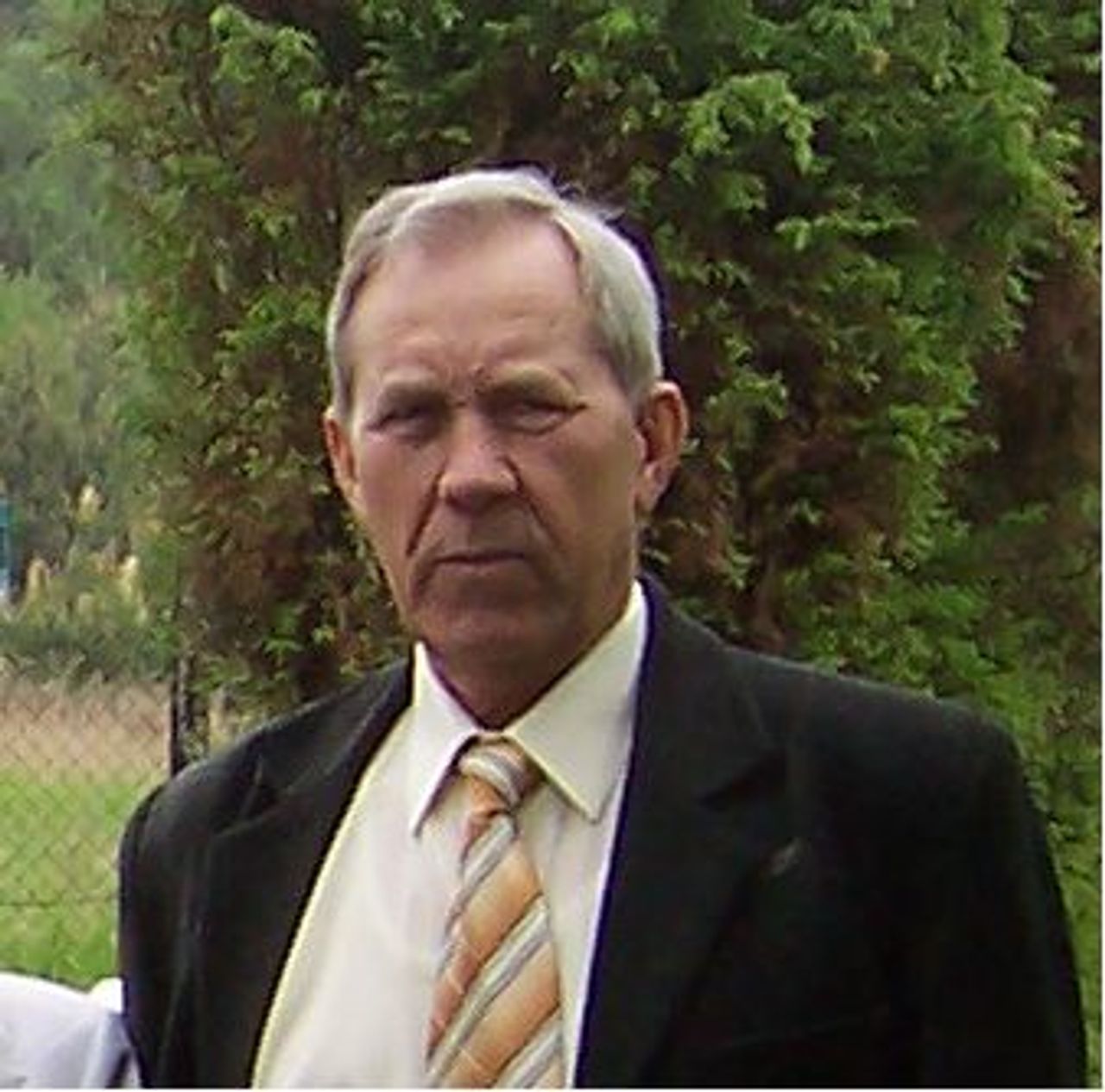 <p>W dniu 20 sierpnia 2009 r. zmarł nasz Przyjaciel Ś.+P. Michał Gmerski Najserdeczniejsze wyrazy współczucia Zonie Henryce oraz dzieciom i wnukom składają rodziny Bieńkiewiczów, Binkowskich, Kalinowskich</p>