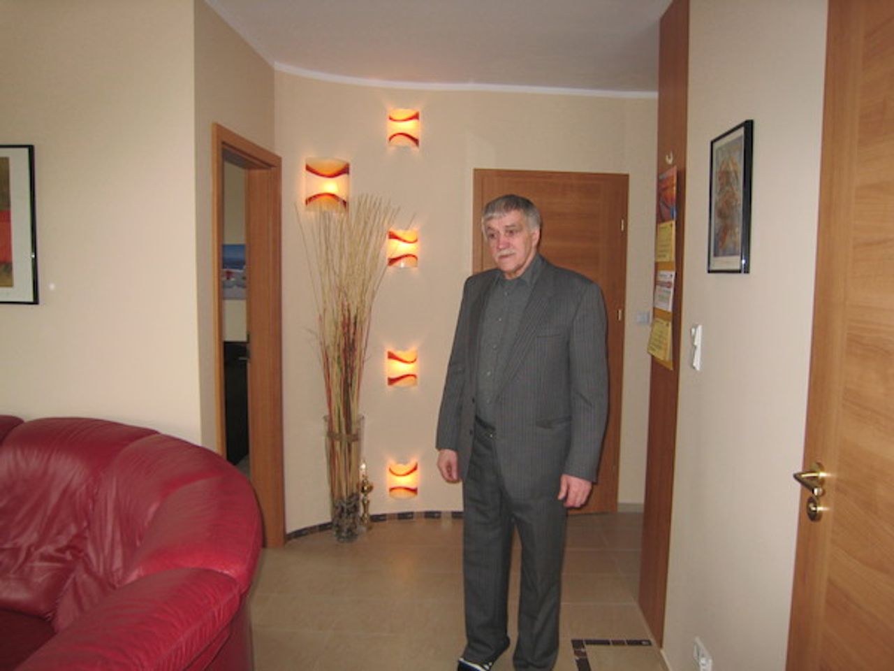 <p>„Nie umiera ten, kto trwa<br />w pamięci żywych”<br />Z wielkim żalem przyjęliśmy wiadomość<br />o śmierci naszego Kolegi<br />Stefana Topolewskiego<br />Łączymy się w smutku<br />z Rodziną i Bliskimi<br />Dyrekcja, Koleżanki i Koledzy<br />z Zespołu Szkół Ogólnokształcących nr 7 w Gdańsku</p>