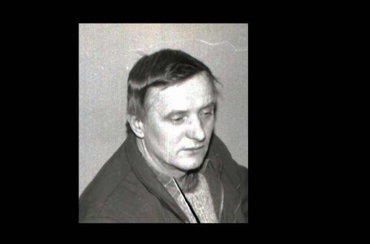 <p>Ze smutkiem zawiadamiamy,że 25 stycznia 2011 roku odszedł od nas w wieku 69 lat mój kochany MĄŻ nasz TATA,BRAT,TEŚĆ i DZIADEK Śp. ADAM MAŁYCHA Pogrzeb odbędzie sie w poniedziałek 31 stycznia 2011 roku o godz.10:30 na cmentarzu komunalnym (nowy) przy ul.Wrocławskiej w Zielonej Górze. Pogrążona w żałobie rodzina</p>