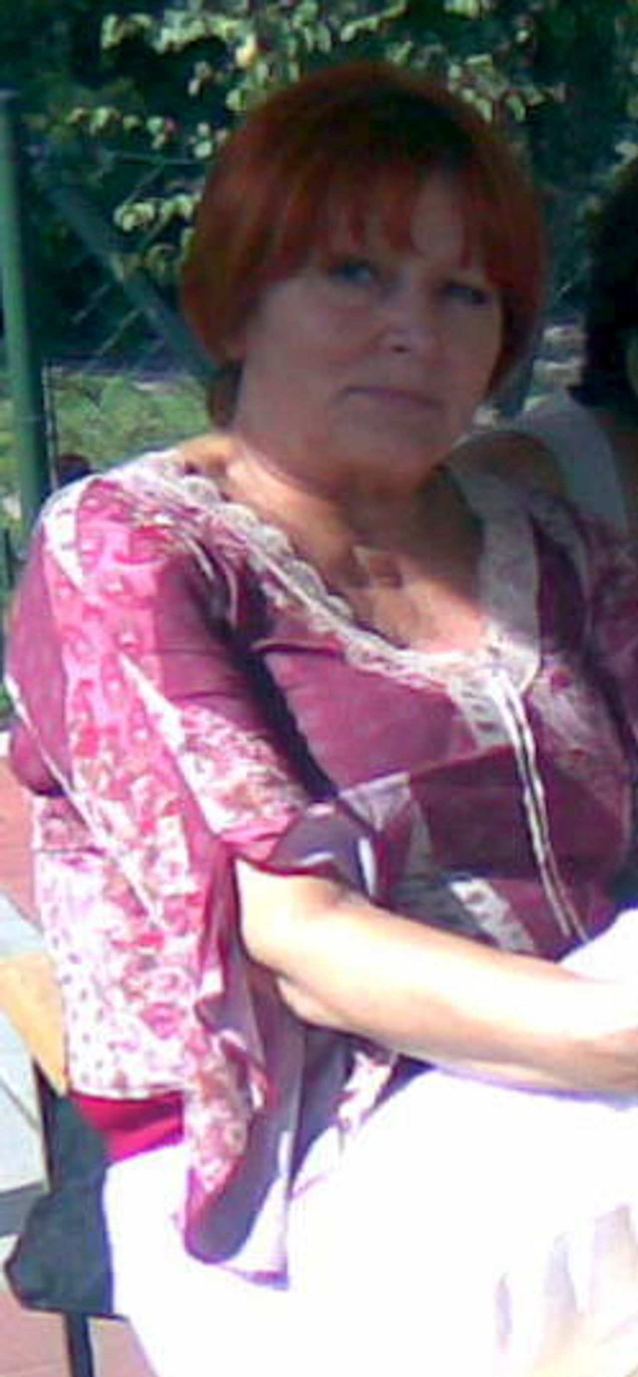 <p><em>„ Jak trudno żegnać na zawsze kogoś kto jeszcze mógł być z nami”</em></p>
<p>Ze smutkiem zawiadamiamy, że 5 września 2013r. odeszła od nas w wieku 67 lat lat</p>
<h4>śp. JANINA MARKIEWICZ</h4>
<p>Pogrzeb odbędzie się w sobotę 7 września 2013r. o godz. 12.40 na cmentarzu komunalnym(starym) przy ul. Wrocławskiej w Zielonej Górze</p>
<p>Pogrążona w żalu Rodzina</p>
<p>Msza św. w intencji Zmarłej zostanie odprawiona w dniu pogrzebu o godz. 7.30 w kościele pw. św.Jadwigi</p>