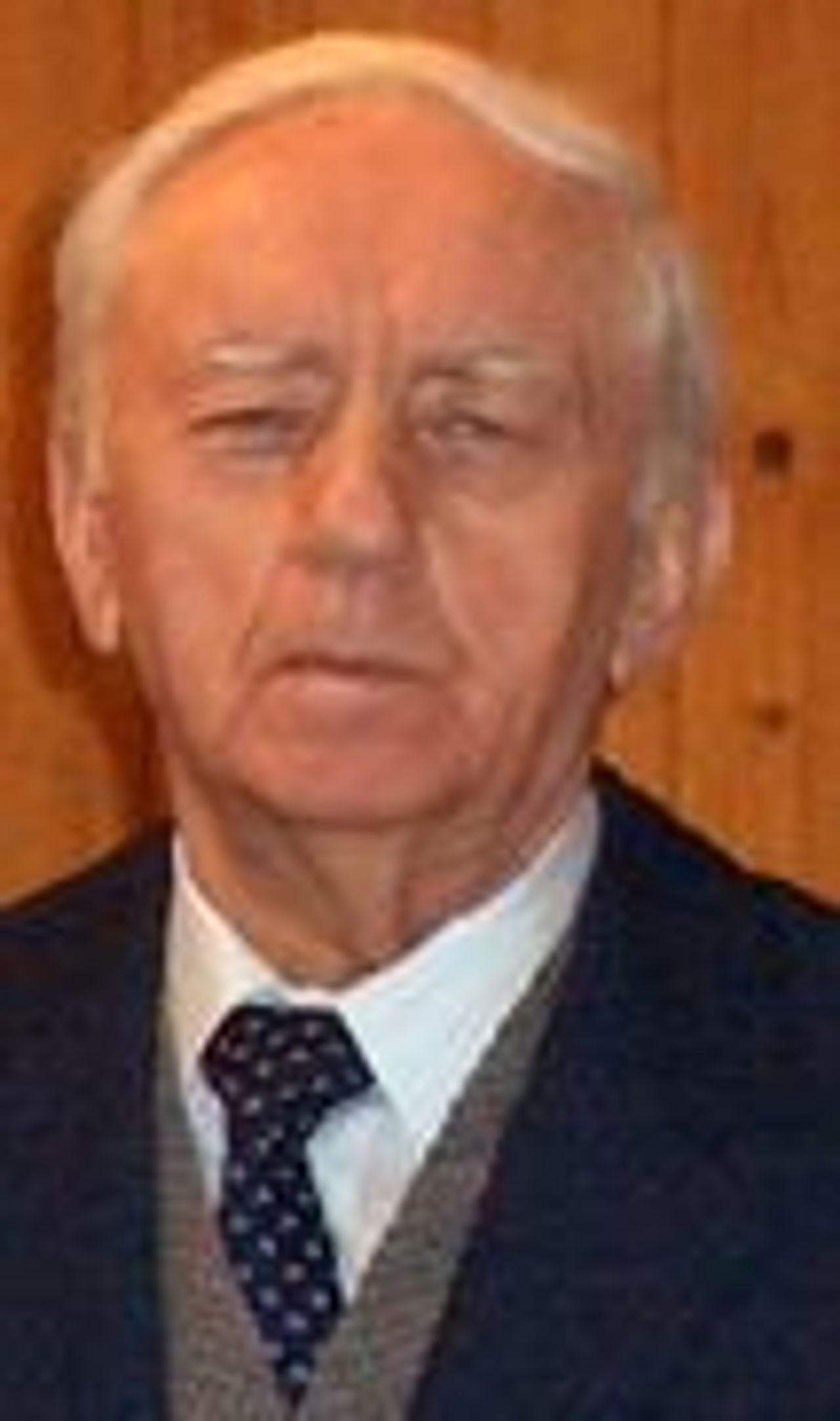 <p>Dnia 6 sierpnia 2010 roku zmarł nasz najukochańszy Ojciec, Brat, Dziadziuś<br />Ś.+P.<br />mgr inż. ichtiologii Stanisław Rożej<br />wieloletni dyrektor Zjednoczenia Państwowych Gospodarstw Rybackich w Łodzi przy ul. Północnej 27/29,<br />wielokrotnie nagradzany najwyższymi odznaczeniami, m.in. Krzyżem Kawalerskim Orderu Odrodzenia Polski Polonia Restituta.<br />Wyprowadzenie z kaplicy cmentarza rzymskokatolickiego pw. św. Wincentego na Dołach, ul. Smutna 10 w Łodzi, odbędzie się dnia 13 sierpnia br. (piątek) o godz. 12.00,<br />o czym zawiadamia Rodzina<br />Cześć Jego Pamięci.</p>