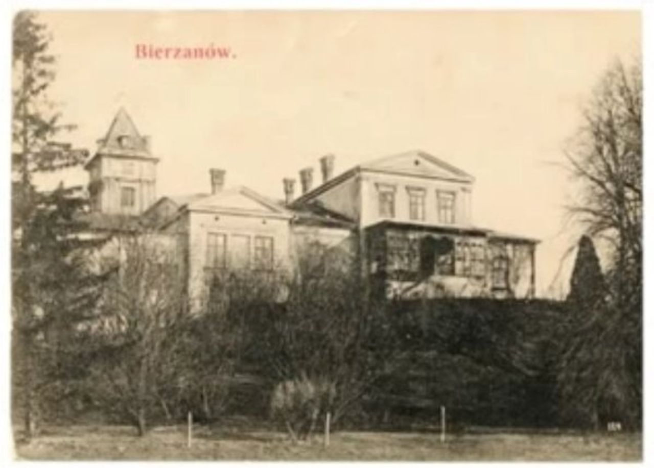 <p>Z głębokim żalem zawiadamiamy, że w dniu 13 grudnia 2012 roku w wieku<br />63 lat po ciężkiej chorobie zmarł<br />ŚP<br />Stanisław<br />Czecz de Lindenwald<br />Ukochany Mąż i Syn, dobry i prawy Człowiek.<br />Były długoletni pracownik RO ZSP w Krakowie, Urzędu Miasta Krakowa,<br />Państwowej Wyższej Szkoły Teatralnej w Krakowie.<br />Msza św. żałobna zostanie odprawiona w dniu 21 grudnia 2012 r. o<br />godz. 12 00 w kościele parafialnym pod wezwaniem św. Szymona i<br />Judy Tadeusza w Kozach (k. Bielska-Białej), po czym nastąpi<br />odprowadzenie Zmarłego do kaplicy rodzinnej na cmentarzu<br />parafialnym.<br />Pogrążeni w smutku Żona, Matka, Rodzina</p>