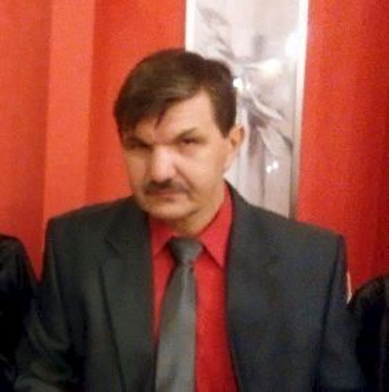<p>Z głębokim żalem i smutkiem przyjęliśmy wiadomość<br />o śmierci naszego pracownika<br />Adama Nijakowskiego<br />Serdeczne wyrazy współczucia<br />Żonie i Synowi<br />składają<br />Zarząd i pracownicy Zakładu Obsługi Energetyki Sp. z o.o.</p>