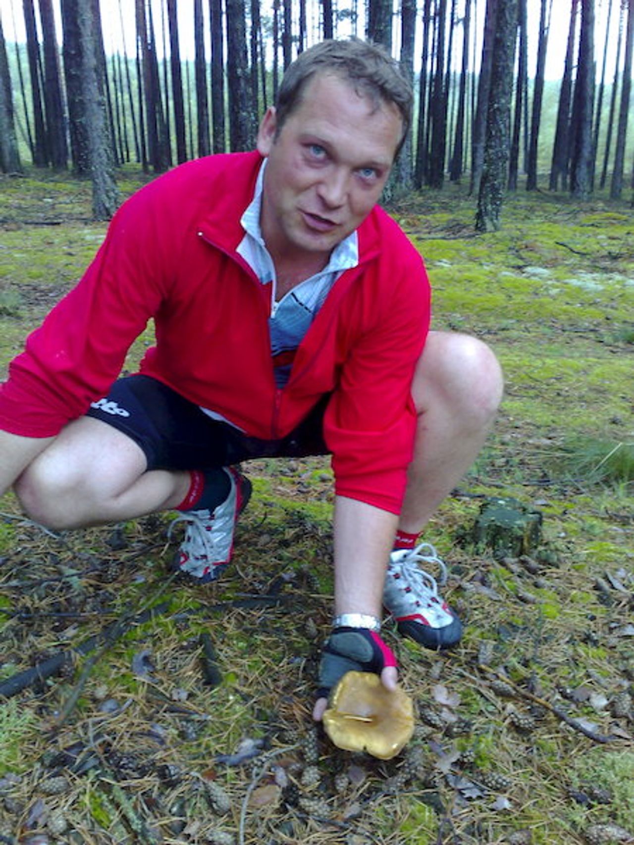 <p>Dnia 27 lipca 2012 roku odszedł od nas nagle, w wieku 41 lat<br />Ś+P<br />Krzysztof Rutka<br />Kochający Mąż – Przyjaciel, Tata, Syn, Brat i Zięć<br />Uroczystości pogrzebowe odbędą się 6 sierpnia 2012 r. (poniedziałek) o godz. 16.30 w kościele w Kalonce.<br />Pogrążeni w bólu<br />Kochający Bliscy</p>