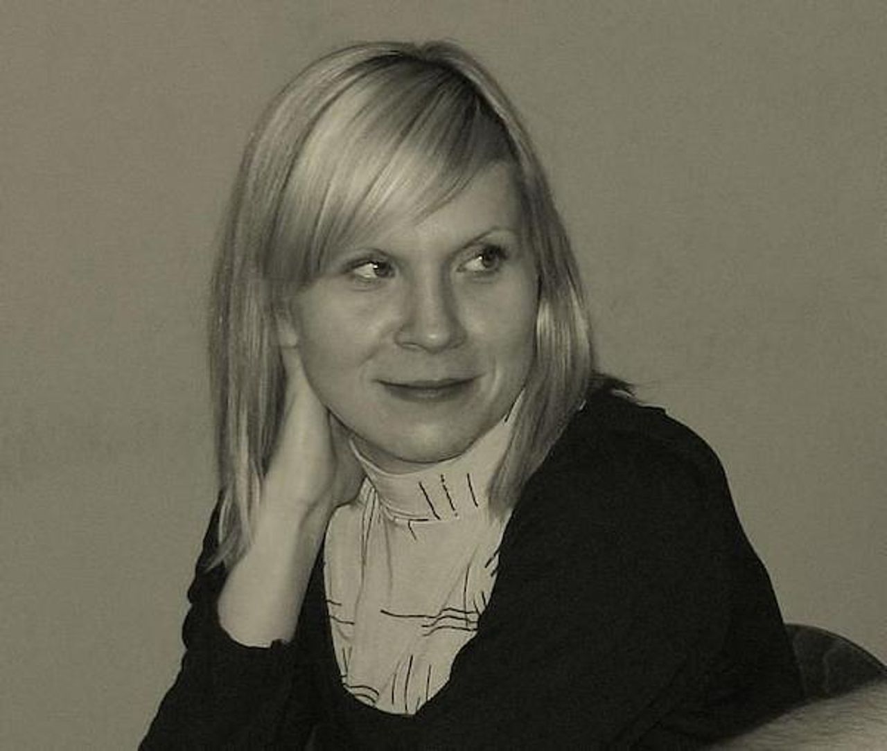 <p>Zamknęły się kochane oczy, spoczęły pracowite dłonie,<br />przestało bić najdroższe serce.<br />Pogrążeni w bólu z żalem zawiadamiamy, że dnia 6 marca 2012 roku<br />przestało bić serce naszej ukochanej Żony, Mamusi, Córki, Siostry i Wnuczki</p>
<h4><strong>ś + p Magdaleny Woźniak z domu Sparta</strong></h4>
<p>Pogrzeb odbędzie się w piątek, 9 marca 2012 roku o godzinie 12.30<br />na cmentarzu górczyńskim.<br />Rodzina</p>