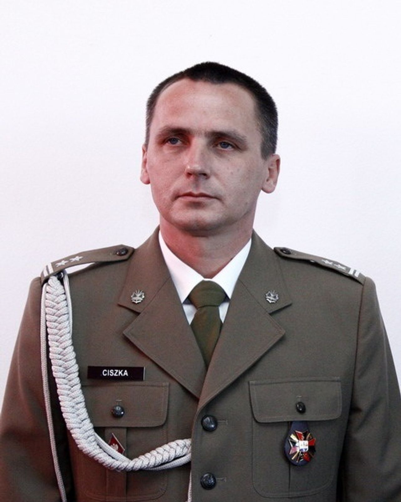 <p>Z głębokim smutkiem przyjęliśmy wiadomość o tragicznej śmierci naszego kolegi Wojskowego Komendanta Uzupełnień we Włocławku ppłk mgr inż. Tomasza Ciszki wyrazy głębokiego współczucia Żonie i Córce składają komendant, kadra i pracownicy Wojskowej Komendy Uzupełnień w Inowrocławiu</p>