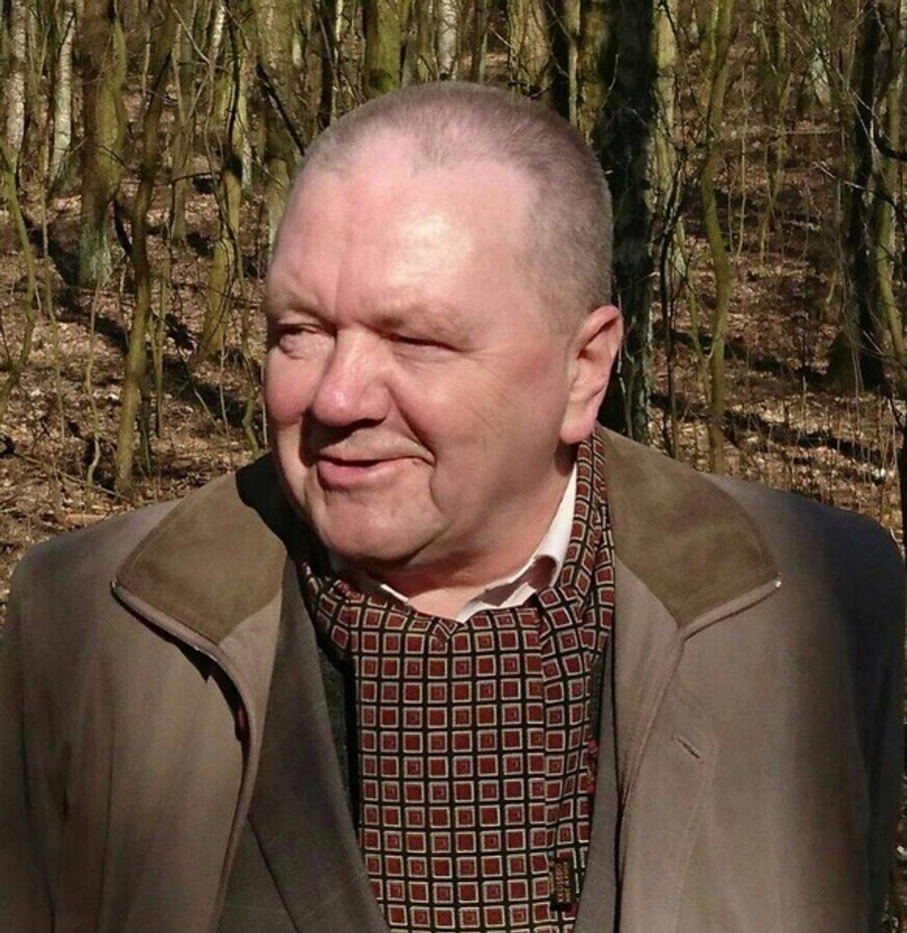 <p>„Można odejść na zawsze, by stale być blisko...”<br />Ks. Jan Twardowski<br />Z głębokim żalem zawiadamiamy,<br />że dnia 3 maja 2017 roku w wieku 71 lat, odszedł od nas<br />Kochany Mąż, Tata, Dziadziuś, Teść, Stryj i Wujek</p><p>ś+p<br />Jerzy Jóźwiak</p><p>Msza św. żałobna zostanie odprawiona<br />w kościele pw. św. Krzyża na Górczynie<br />dnia 11 maja 2017 roku o godz. 10.15.<br />Pogrzeb odbędzie się tego samego dnia o godz. 11.30<br />na cmentarzu Górczyńskim.<br />Pogrążeni w żałobie</p><p>Żona i Dzieci z Rodziną</p>