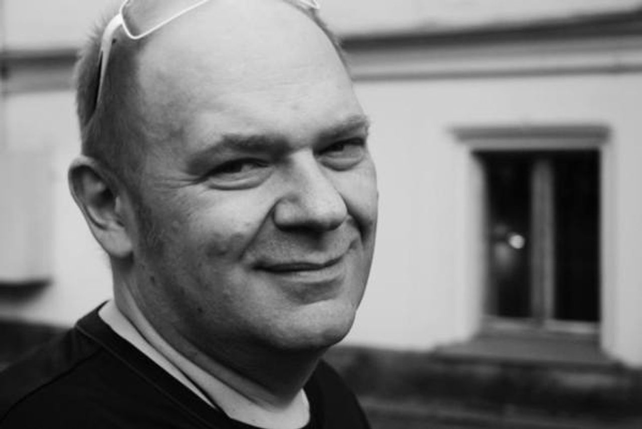 <p>W dniu 19 września 2013 r. odszedł od nas<br />nasz jedyny, ukochany syn<br />śp.<br />Bartosz Kurowski<br />dr filozofii, scenarzysta, pisarz</p><p>Msza św. żałobna odprawiona zostanie<br />we wtorek 24 września 2013 r. o godzinie 13.00<br />w kościele pw. Świętego Antoniego<br />w Starych Panewnikach.<br />Po zakończonym nabożeństwie nastąpi<br />odprowadzenie na cmentarz<br />w Starych Panewnikach.<br />o czym zawiadamiają pogrążeni w głębokim smutku<br />Rodzice, Rodzina i Przyjaciele</p>