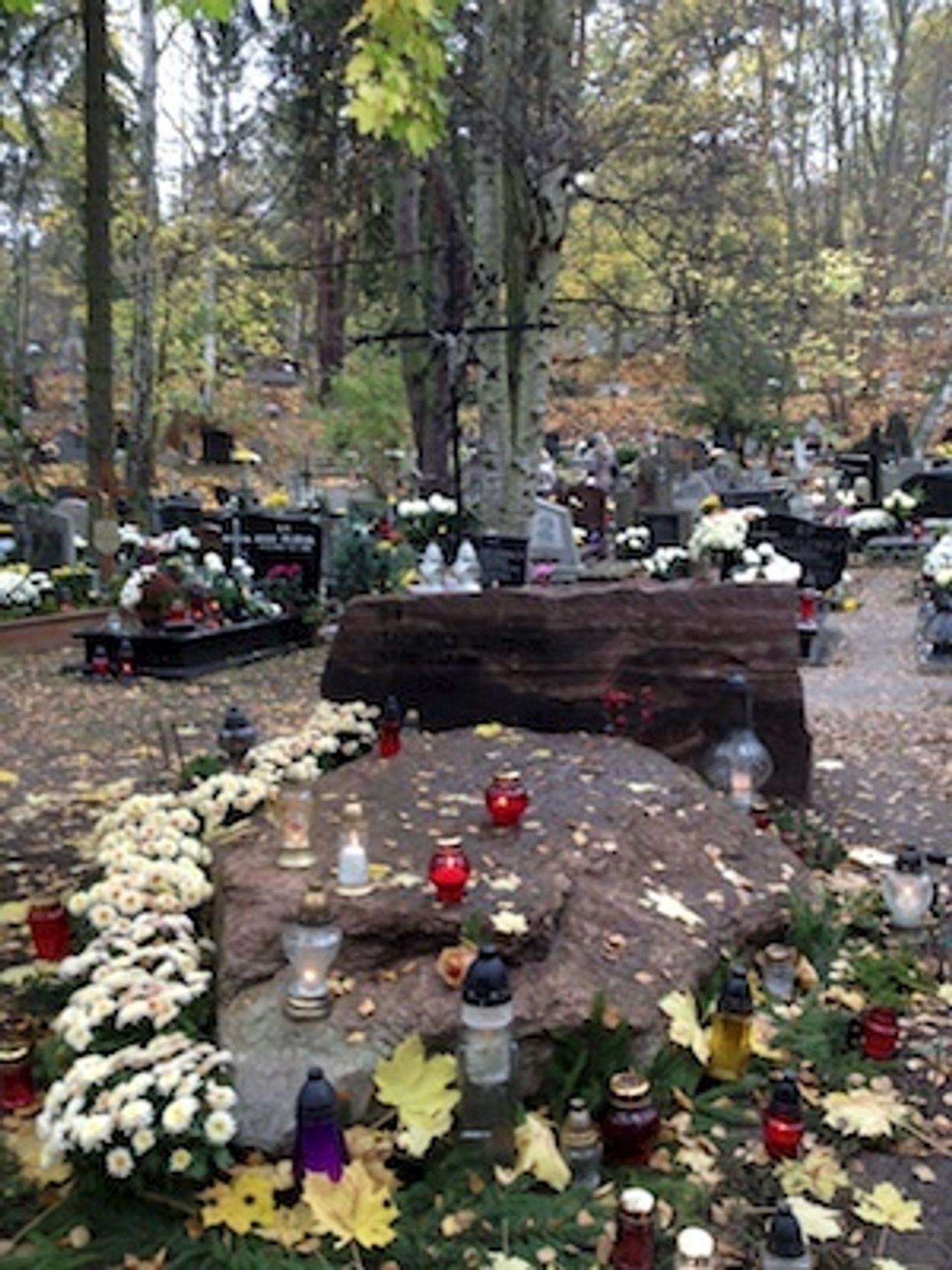 <p>Z głębokim żalem żegnamy naszego Przyjaciela w pisarskich trudach, pasjach i nadziejach, krytyka literackiego, felietonistę i dziennikarza</p>
<h4>śp. Tadeusza Skutnika</h4>
<p>Pogrzeb odbędzie się 5 lipca 2011r. o godz. 12.00 na cmentarzu Srebrzysko. Msza św. odprawiona będzie tego samego dnia o godz. 10.00 w kościele pw. św. Jana w Gdańsku.</p>
<p>Zawsze będziesz z nami...</p>
<p>koleżanki i koledzy z Gdańskiego Oddziału Stowarzyszenia Pisarzy Polskich</p>