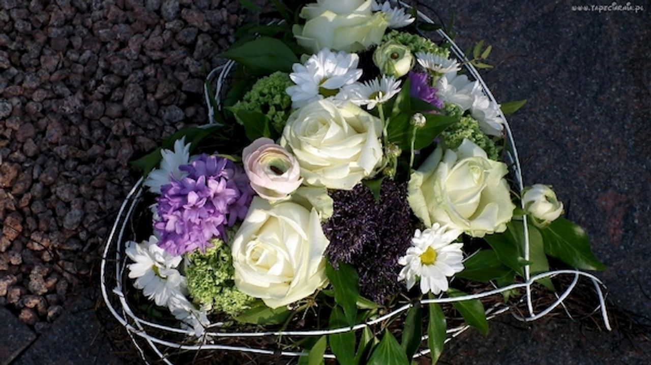 <p>Z głębokim żalem zawiadamiamy, że 11 marca 2011 r. zmarł<br />nasz ukochany Mąż, Ojciec, Dziadek i Pradziadek<br />śp.<br />Włodzimierz Wojski<br />Msza święta żałobna odprawiona zostanie 16 marca br., o godz. 10.30 w kościele pw. św. Jadwigi Królowej przy ul. Korzennej 2 w Gdyni-Karwinach.<br />Uroczystości pogrzebowe rozpoczną się tego samego dnia o godz. 12.00 na cmentarzu w Oliwie.<br />Pogrążona w smutku rodzina</p>