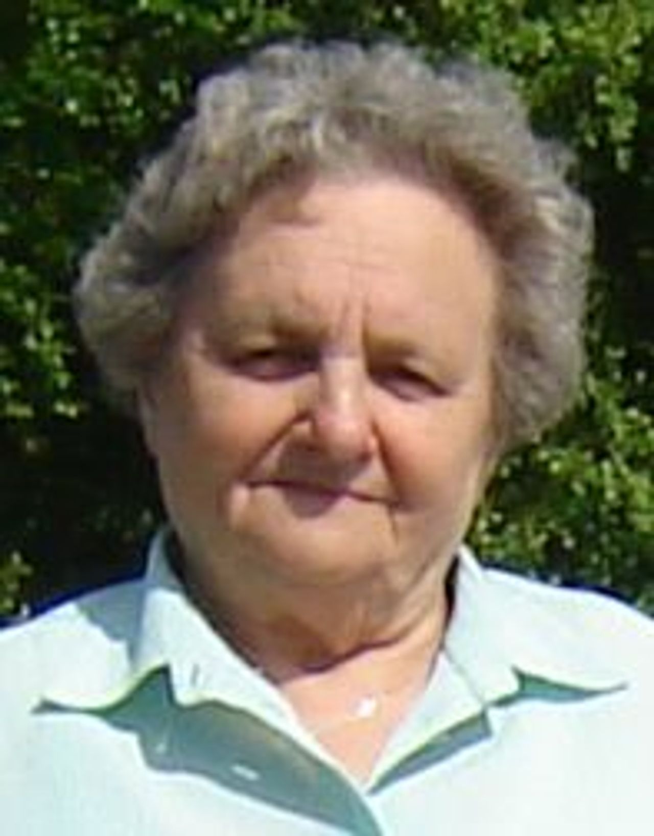 <p><em>„Złote serce miałaś ,wiele od życia nie chciałaś, z miłością o nas dbałaś, i taką w naszych sercach zostaniesz”</em></p>
<p>Z głębokim żalem i smutkiem zawiadamiamy, że 6 października 2014r. odeszła od nas w wieku 87 lat, kochana Mama, Teściowa, Babcia, Prababcia i Ciocia</p>
<h4>śp. Helena Nowacka</h4>
<p>Pogrzeb odbędzie się w czwartek, 9 października 2014r. o godz. 12:30 na cmentarzu (stary) przy ul. Wrocławskiej w Zielonej Górze. Wystawienie w kaplicy o godz.12:00.</p>
<p>Pogrążona w żałobie rodzina.</p>
<p>Msza św. w intencji Zmarłej zostanie odprawiona w dniu pogrzebu o godz. 9:00 w kościele pw. M.B. Częstochowskiej .</p>