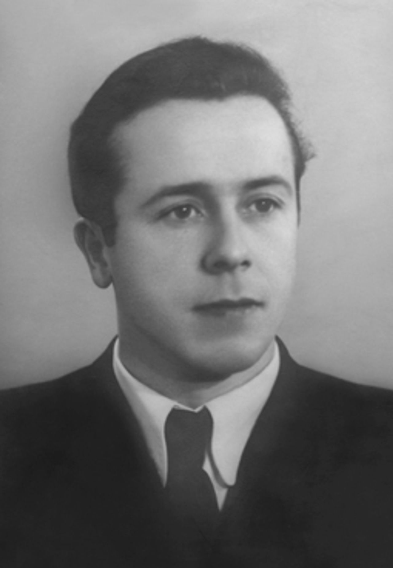 <p>Dnia 26 lutego 2011 r. zmarł Zygmunt Stasiak<br />lat 79<br />były główny mechanik Zarządu Portu Gdańsk, b. dyrektor PRCiP w Gdańsku, b. naczelnik Działu Inwestycji Petrobaltic w Gdańsku, odznaczony Krzyżem Kawalerskim Orderem Odrodzenia Polski i innymi odznaczeniami państwowymi i resortowymi.</p>
<p>Ceremonia pożegnalna odbędzie się w dniu 2 marca 2011 r., godz. 12.30, nowa kaplica cmentarna Srebrzysko Gdańsk-Wrzeszcz. Złożenie urny z prochami nastąpi o godz. 13.00 w kolumbarium tego cmentarza<br />o czym zawiadamia z żalem żona z synami i rodziną</p>