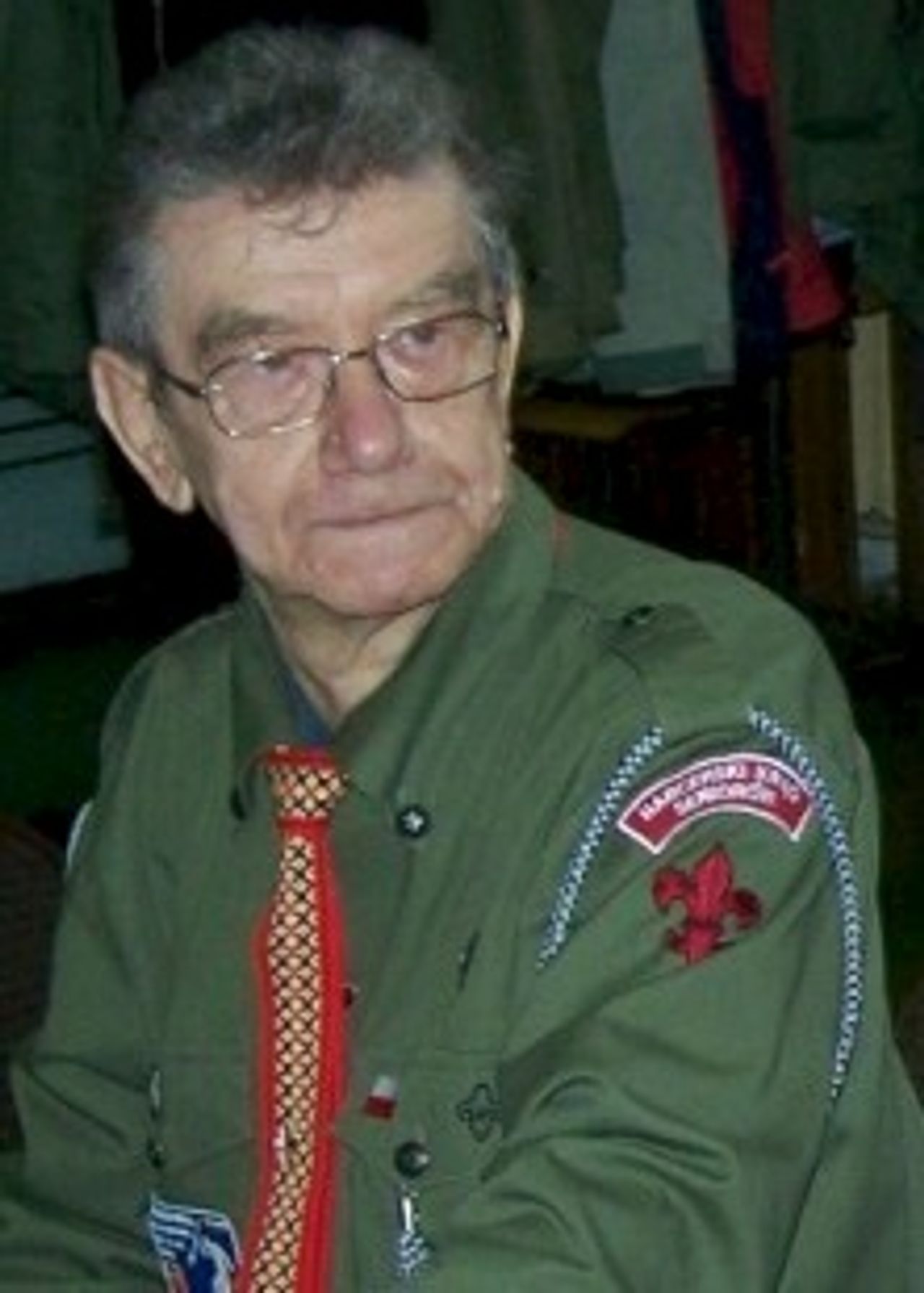<p>Z głębokim żalem i smutkiem zawiadamiamy,<br />że w dniu 6 kwietnia 2013 roku zmarł</p>
<p>mgr Stefan Wojtkiewicz</p>
<p>Wieloletni nauczyciel historii,<br />działacz Związku Harcerstwa Polskiego, harcmistrz,<br />Przewodniczący Rady Przyjaciół Harcerstwa w Nowym Tomyślu,<br />Przewodniczący Harcerskiego Kręgu Seniora „Bratnich Rąk” w Nowym Tomyślu,<br />autor wielu podręczników metodycznych o tematyce zuchowej,<br />współinicjator budowy byłej bazy harcerskiej w Prądówce,<br />założyciel i pierwszy opiekun gazetki szkolnej „Bez Umiaru” Szkoły Podstawowej nr 2 w Nowym Tomyślu,<br />członek Nowotomyskiego Towarzystwa Kulturalnego,<br />organizator i pierwszy Prezes Koła Towarzystwa Pamięci Powstania Wielkopolskiego 1918-1919 w Nowym Tomyślu,<br />wieloletni członek Zarządu Głównego TPPW, członek kolegium redakcyjnego rocznika „Wielkopolski Powstaniec”.</p>
<p>Żonie i Rodzinie Zmarłego<br />wyrazy głębokiego żalu i szczerego współczucia<br />przekazują</p>
<p>Tomasz Wlekły Przewodniczący Rady Miejskiej<br />Henryk Helwing Burmistrz Nowego Tomyśla</p>
<p>Uroczystości pogrzebowe odbędą się dnia 9 kwietnia 2013 roku (wtorek) o godz. 14.00 na cmentarzu w Nowym Tomyślu.</p>
