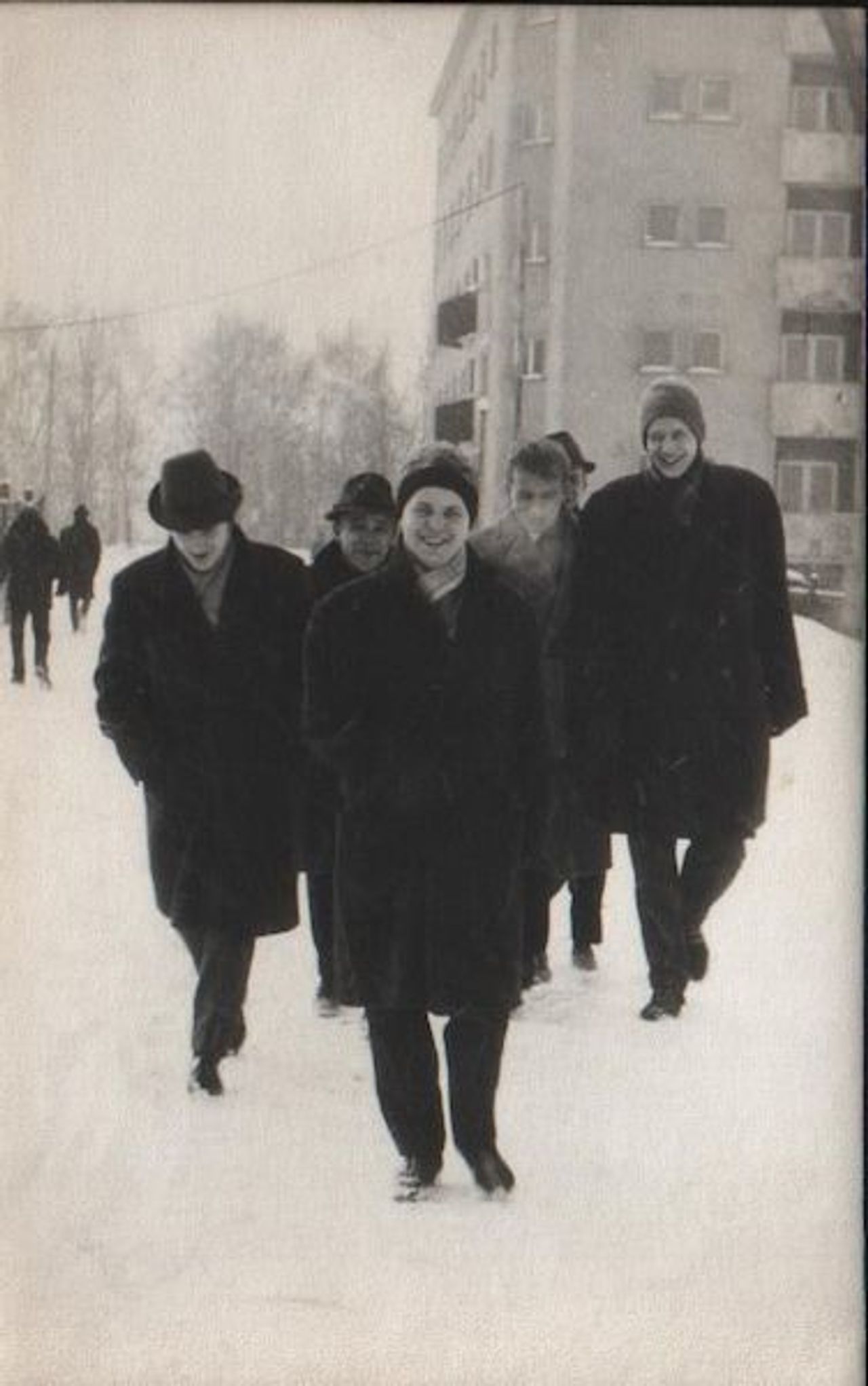 <p>Głęboko zasmuceni żegnamy</p>
<p>śp.</p>
<p>JACKA KRYSTIANA CZERNICHOWSKIEGO</p>
<p>naszego wychowanka w zespole koszykarzy z lat 1951-1957, Olimpijczyka z Tokio 1964</p>
<p>Rodzinie i Najbliższym<br />wyrazy współczucia składają<br />Zarząd i Rada Seniorów KS Cracovia 1906</p>