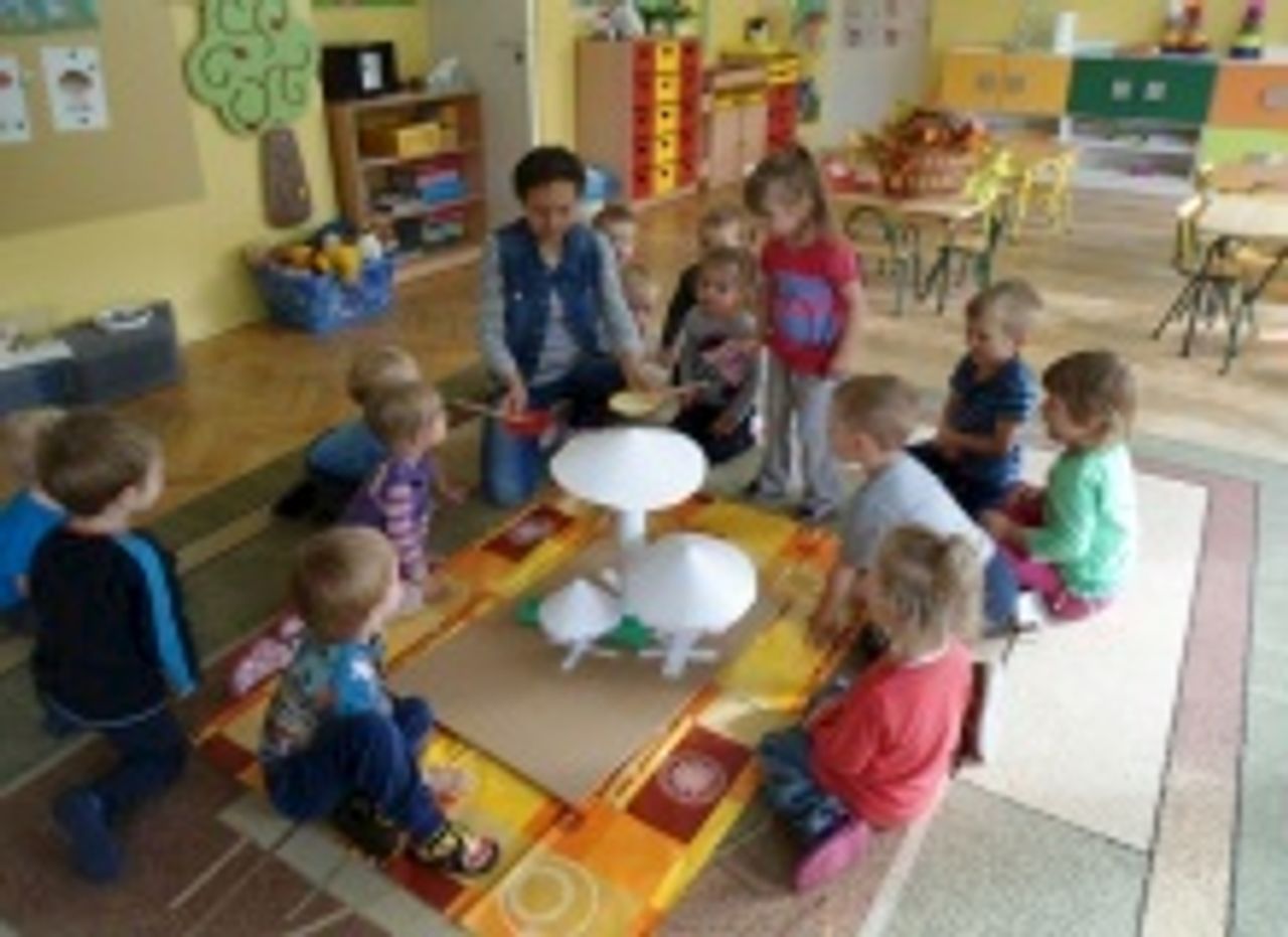 <p>Z głębokim żalem zawiadamiamy,<br />że 30 maja 2015 roku odeszła od nas<br />Kochana ŻONA, MAMUSIA, SYNOWA, SIOSTRA i BRATOWA</p>
<p>śp.<br />ELA JAKUBOWSKA</p>
<p>Ceremonia pogrzebowa rozpocznie się mszą św. żałobną<br />odprawioną 3 czerwca 2015 roku o godzinie 13.00<br />w Kościele pw. św. Józefa Rzemieślnika<br />przy ul. Łużyckiej w Koszalinie,<br />po której nastąpi przewiezienie i odprowadzenie Zmarłej<br />na Cmentarz Komunalny w Koszalinie.</p>
<p>Pogrążona w smutku</p>
<p>Rodzina</p>