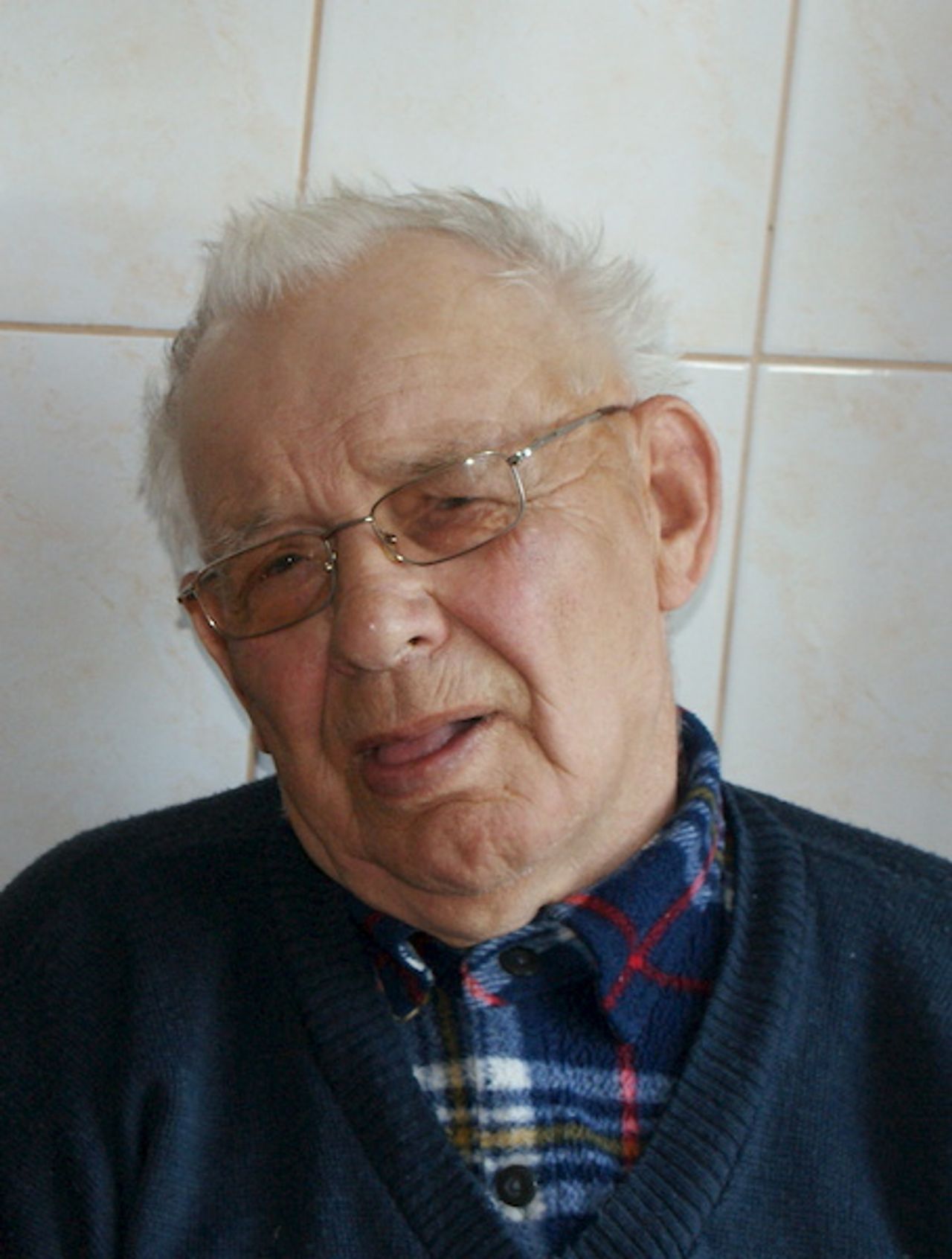<p>Nie odchodzi ten, kto pozostaje w sercach bliskich Z sercem pełnym bólu i smutku zawiadamiamy, że dnia 21 marca 2011 roku zmarł nasz kochany Mąż, Tatuś, Teść, Dziadek i Pradziadek śp. Grzegorz Wieloszyński lat 82 Msza św. żałobna zostanie odprawiona dnia 23.03.2011 r. o godz. 11.00 w kościele pw. św. Andrzeja Boboli i Antoniego z Padwy w Złotnikach Kujawskich. Po mszy św. odbędzie się ceremonia pogrzebowa na cmentarzu parafialnym. Pogrążeni w smutku ŻONA i DZIECI z RODZINAMI</p>