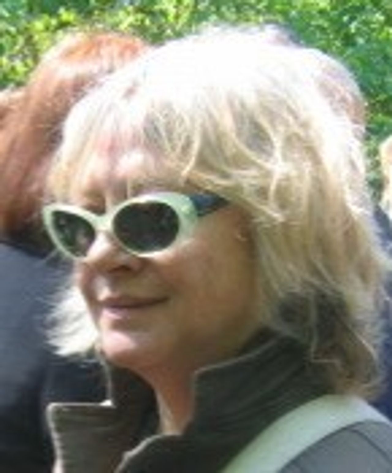 <p>Naszemu Koledze</p>
<p>Michałowi Frydrychowi</p>
<p>i Jego Najbliższym</p>
<p>wyrazy szczerego współczucia z powodu śmierci</p>
<p>Żony Róży</p>
<p>składają</p>
<p>Dyrekcja i Zespół</p>
<p>Teatru im. A. Fredry w Gnieźnie</p>