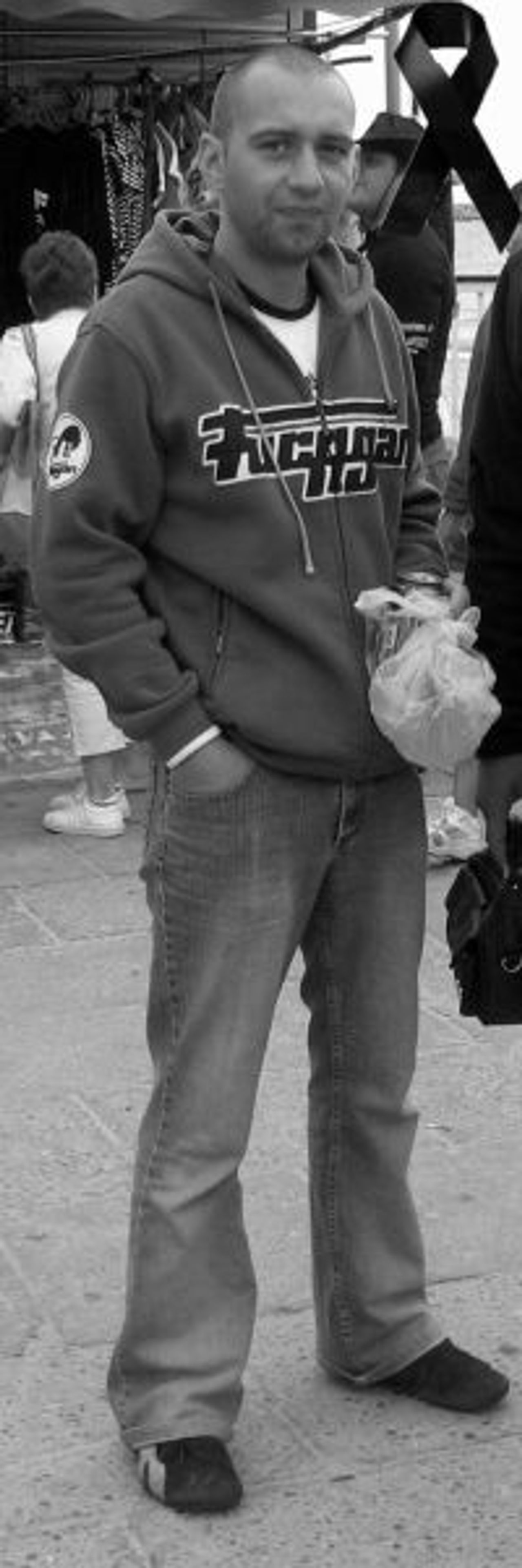 <p>Z głębokim żalem zawiadamiamy, że 3 lipca 2010 r. zginął śmiercią tragiczną, w wieku 28 lat, Mój Kochany Syn, Nasz Brat, Wnuk, Siostrzeniec i Wujek śp. Łukasz Maszczak. Pogrzeb odbędzie się w środę, 7 lipca 2010 r. o godz. 11.00 na Cmentarzu Komunalnym w Białogardzie kaplica Pękanino. Rodzina.</p>