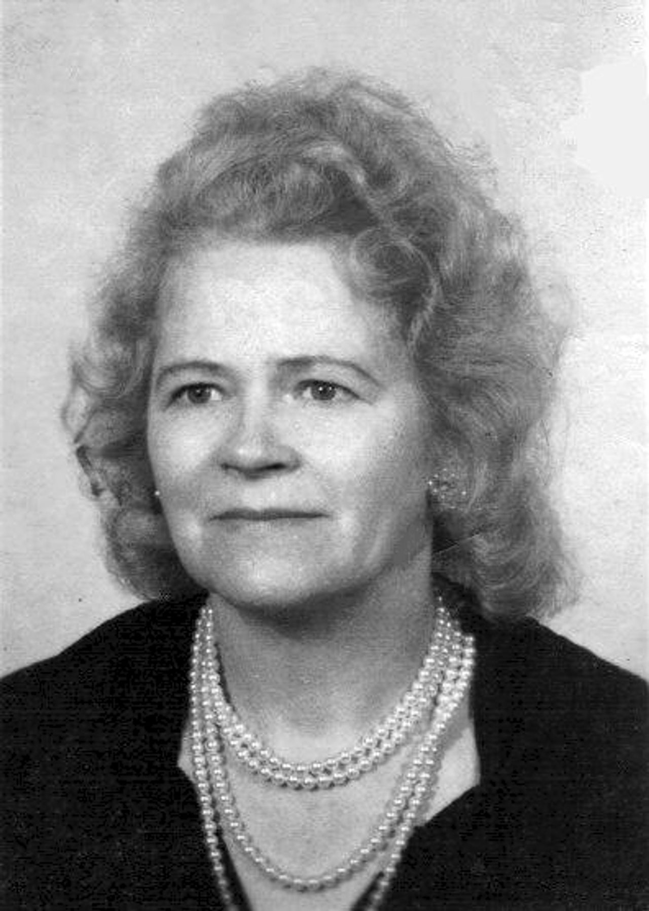 <p>Z głębokim żalem zawiadamiamy, że dnia 14 marca 2013 roku zmarła<br />nasza ukochana Żona, Matka, Babcia i Prababcia<br />ŚP<br />Marta Radecka<br />Pogrzeb odbędzie się 21 marca 2013 r. o godz. 11.00 na cmentarzu Grabiszyńskim we Wrocławiu.<br />Rodzina</p>
