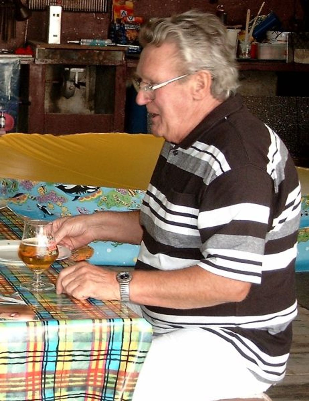<p>Ich bekenne, ich habe gelebt.<br />Harry Seebeck<br />geb. 5. 3. 1931 gest. 18.2.2011<br />Bremerhaven Lindau (B)<br />In stillem Gedenken<br />Barbara Sauer, geb. Seebeck<br />im Namen aller Angehörigen<br />27576 Bremerhaven, Auguststraße 18a</p>
